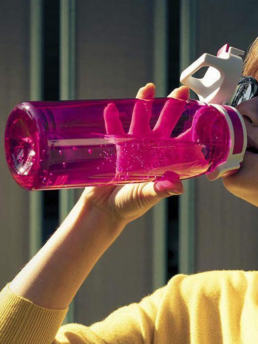 Gourde SIGG Total Color Berry 1L ultra légère et résistante en tritan 2/3