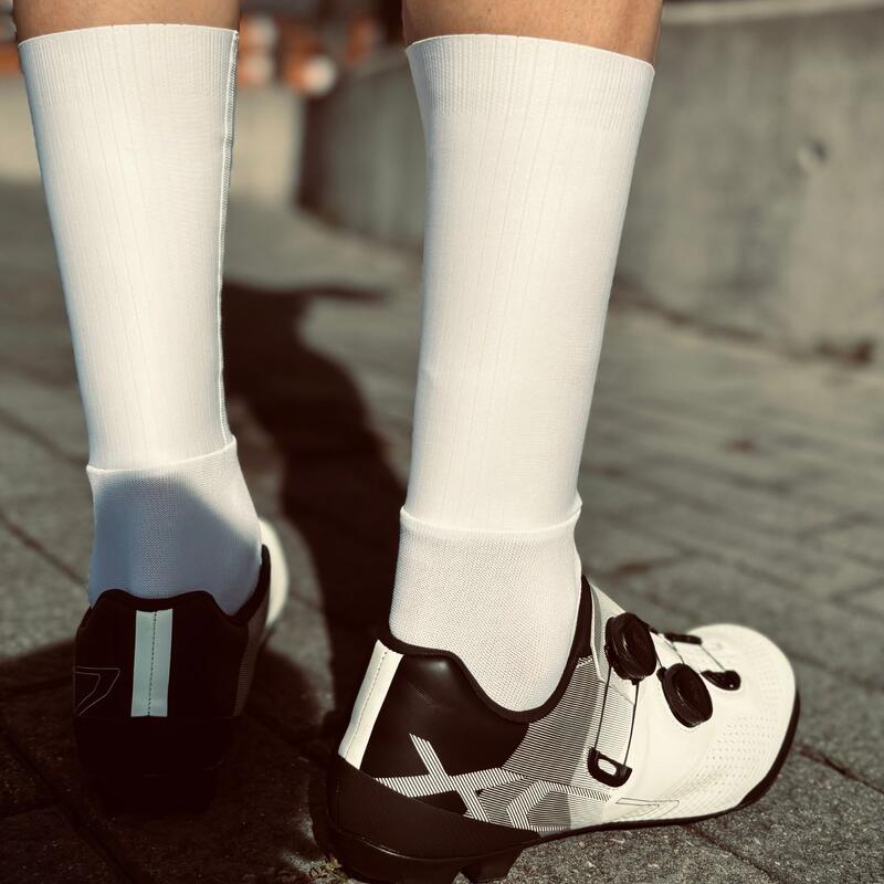 Chaussettes hautes de cyclisme Aero avec grille sublimée Corsa Mooquer Blanc