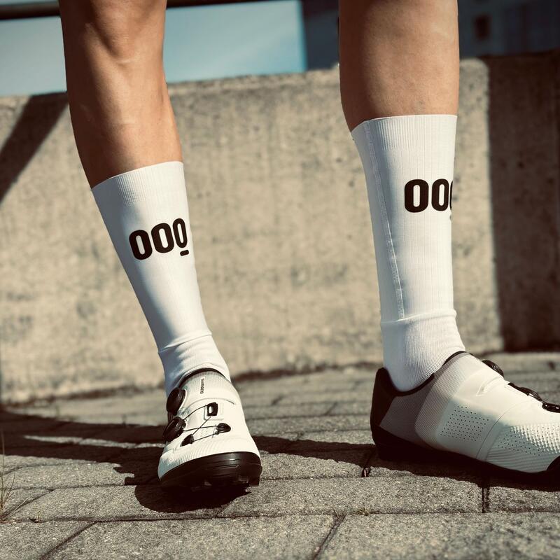 Calcetines Aero de Ciclismo Altos Con Rejilla Sublimados Corsa Mooquer Blanco