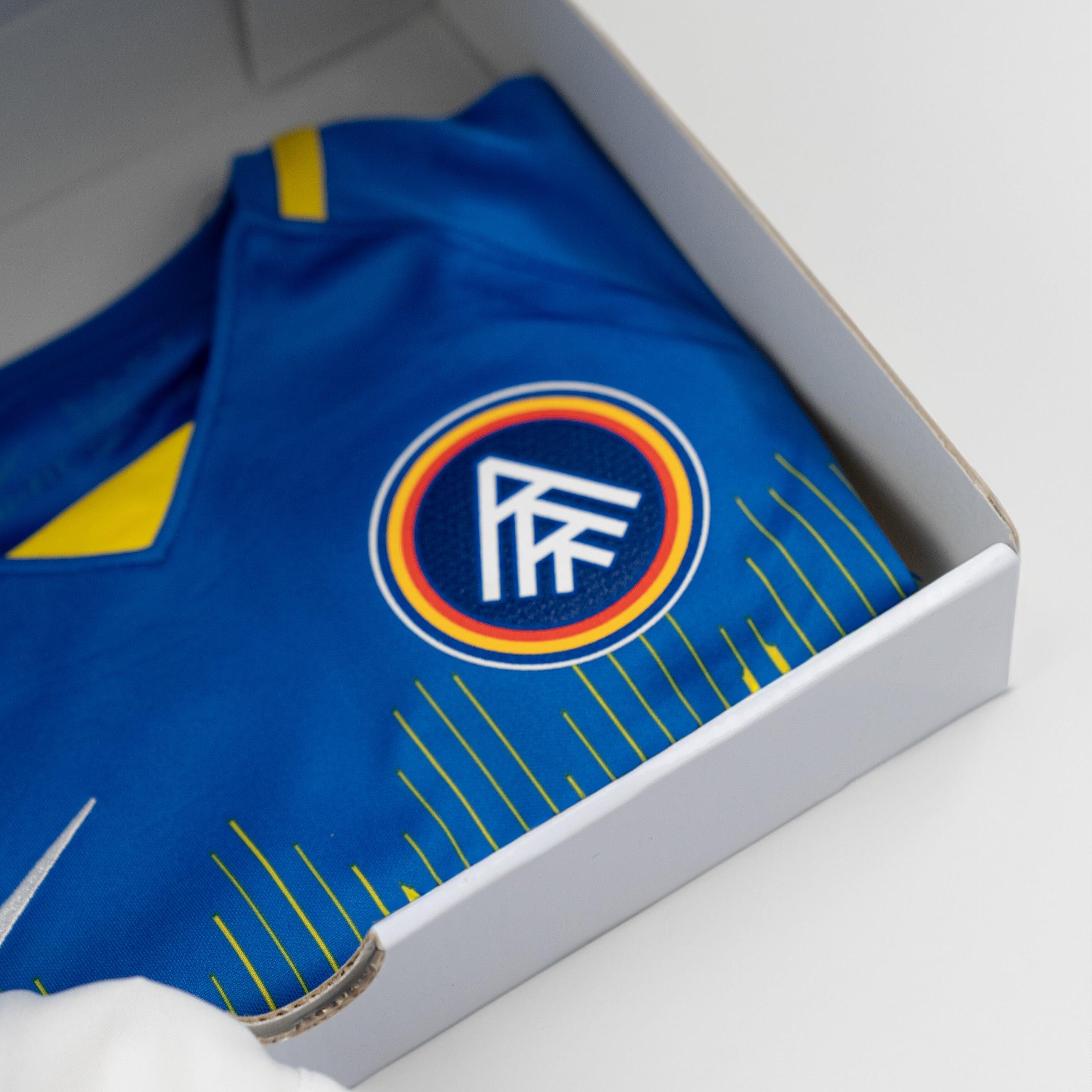 Caja de camiseta de fútbol misteriosa para niños 4/4