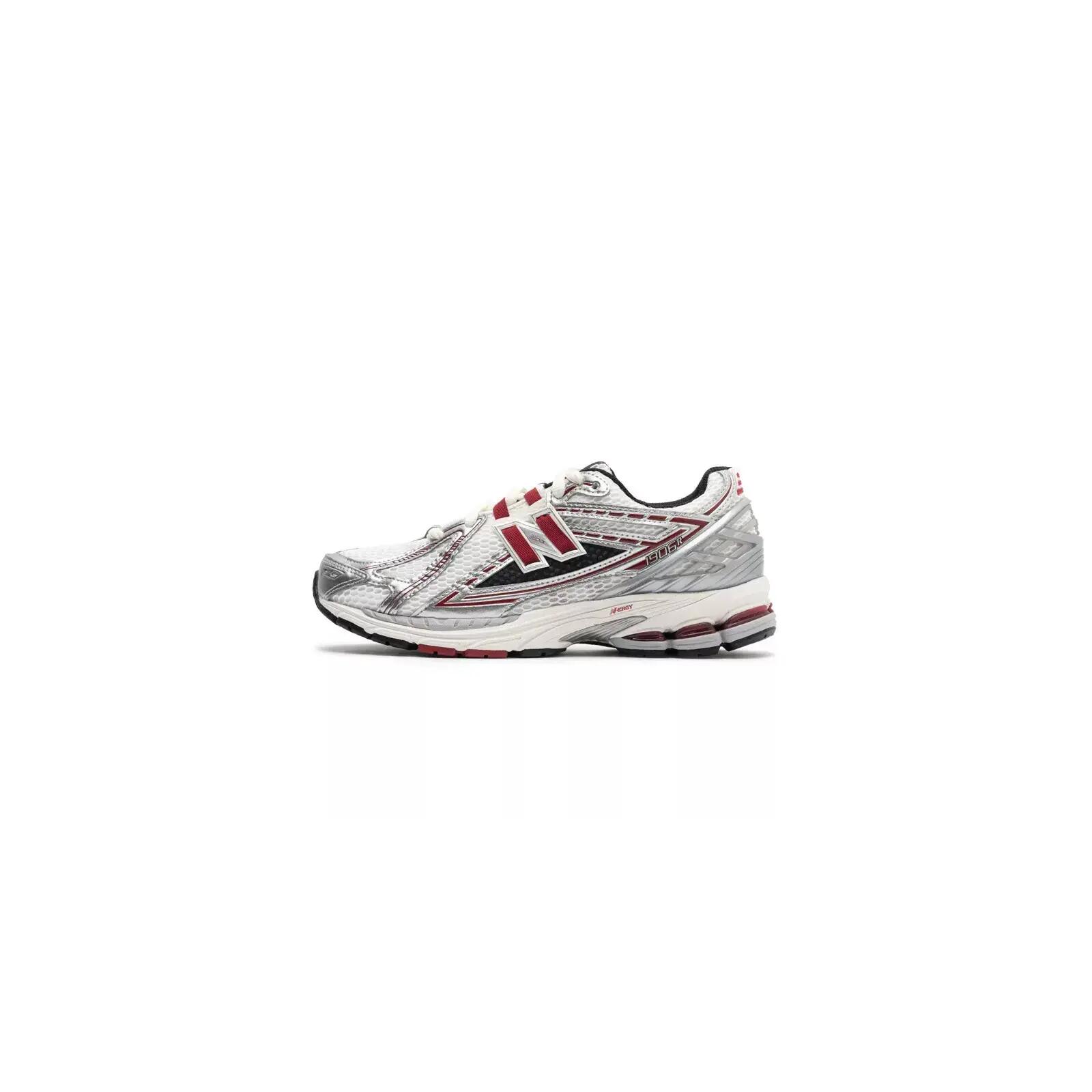 NEW BALANCE picture