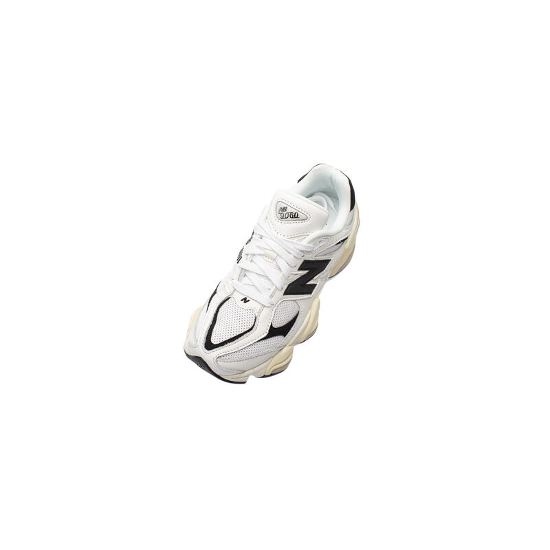 9060 White Black
