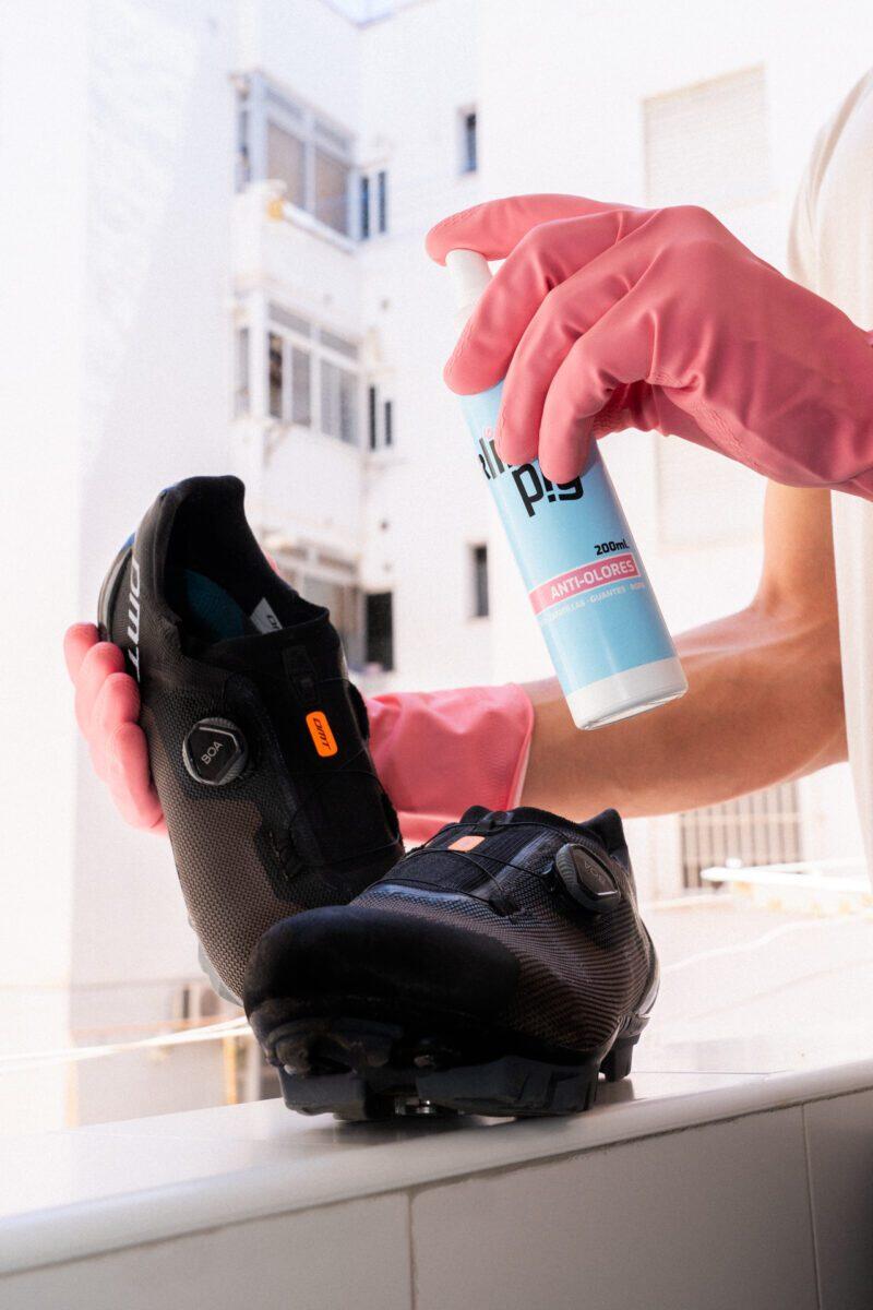 Spray anti-odeurs pour équipement vélo Klinpig 200 ml 3/4