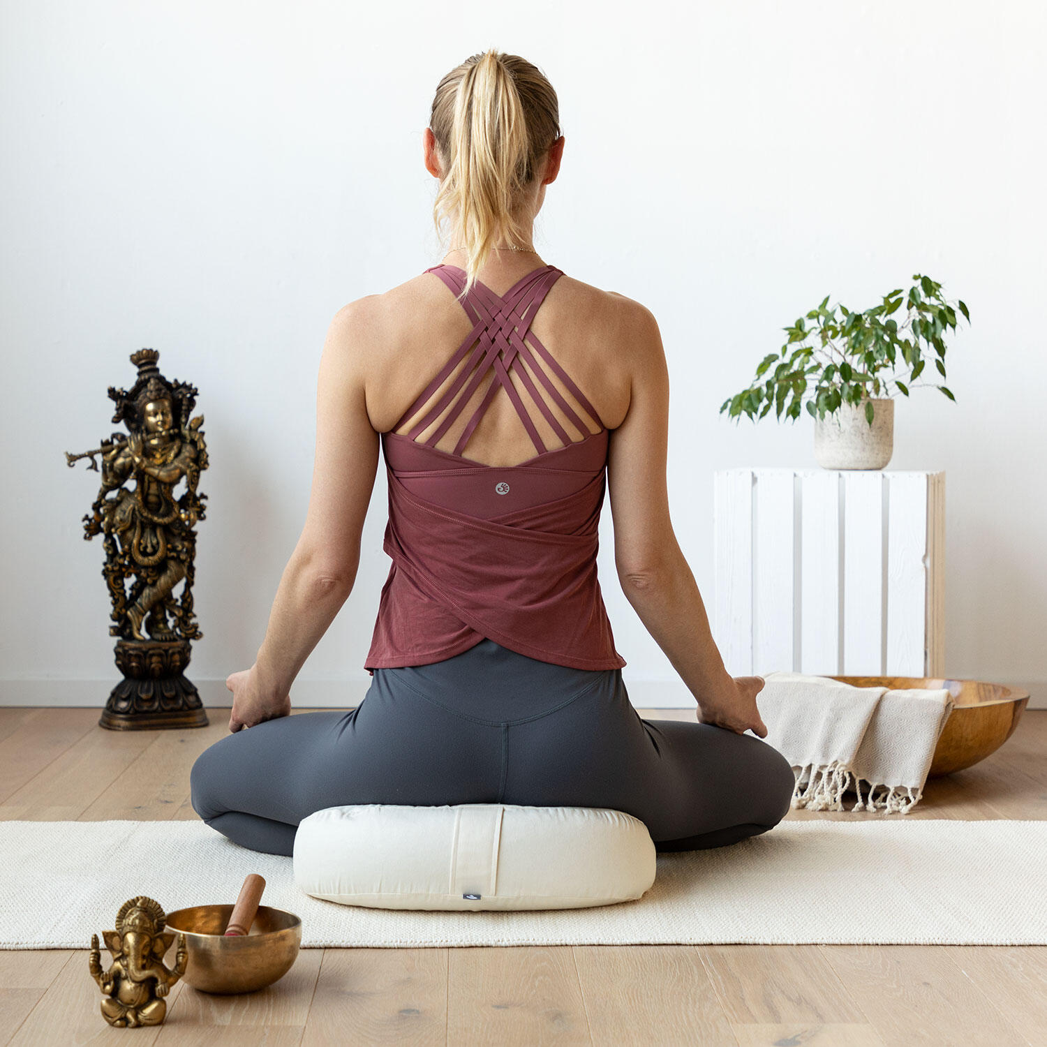 Yogi Mond ECO aubergine, Bezug abnehmbar, Buchweizenfüllung 4/6