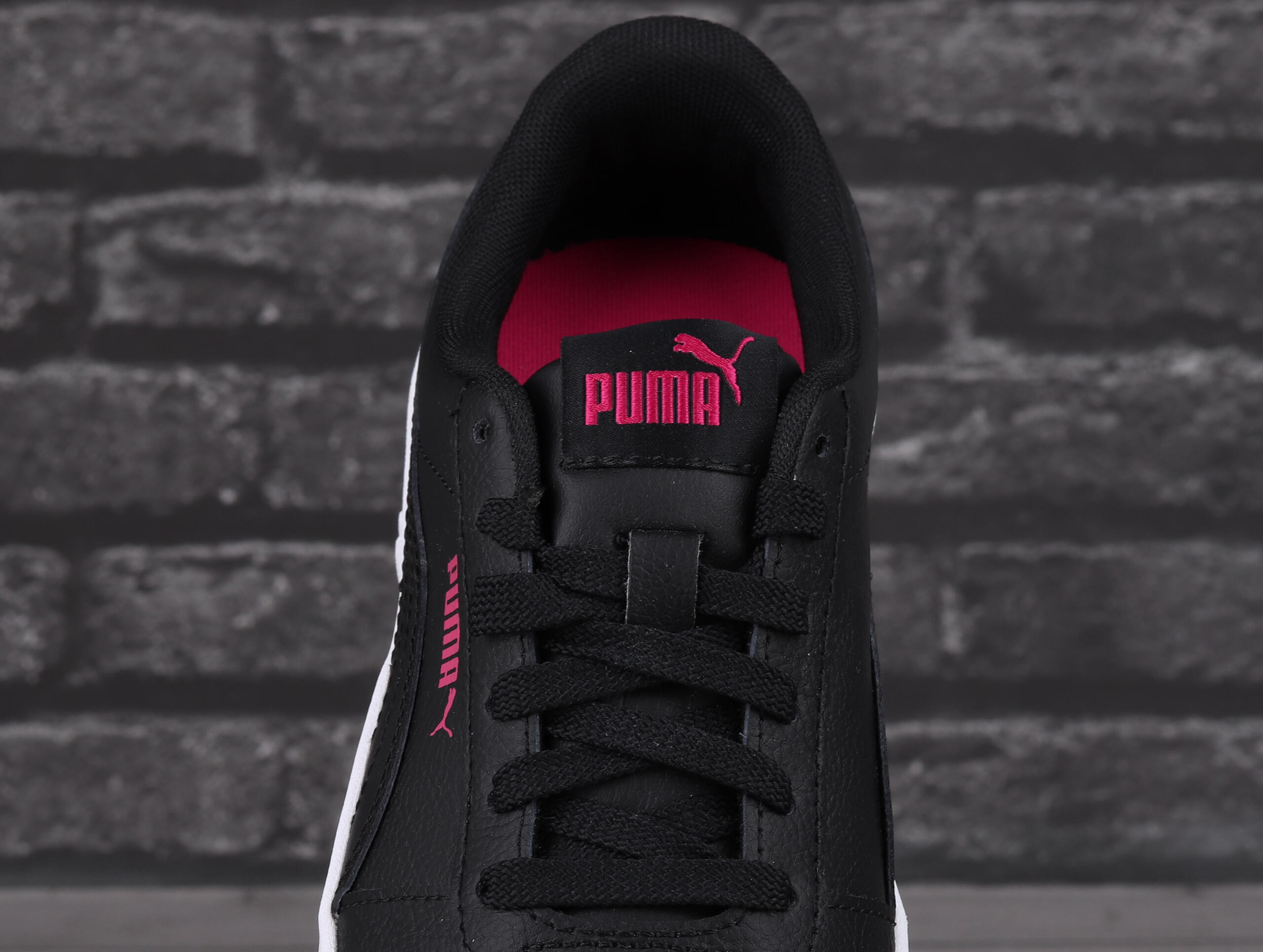 Buty damskie sportowe Puma CARINA 6/7