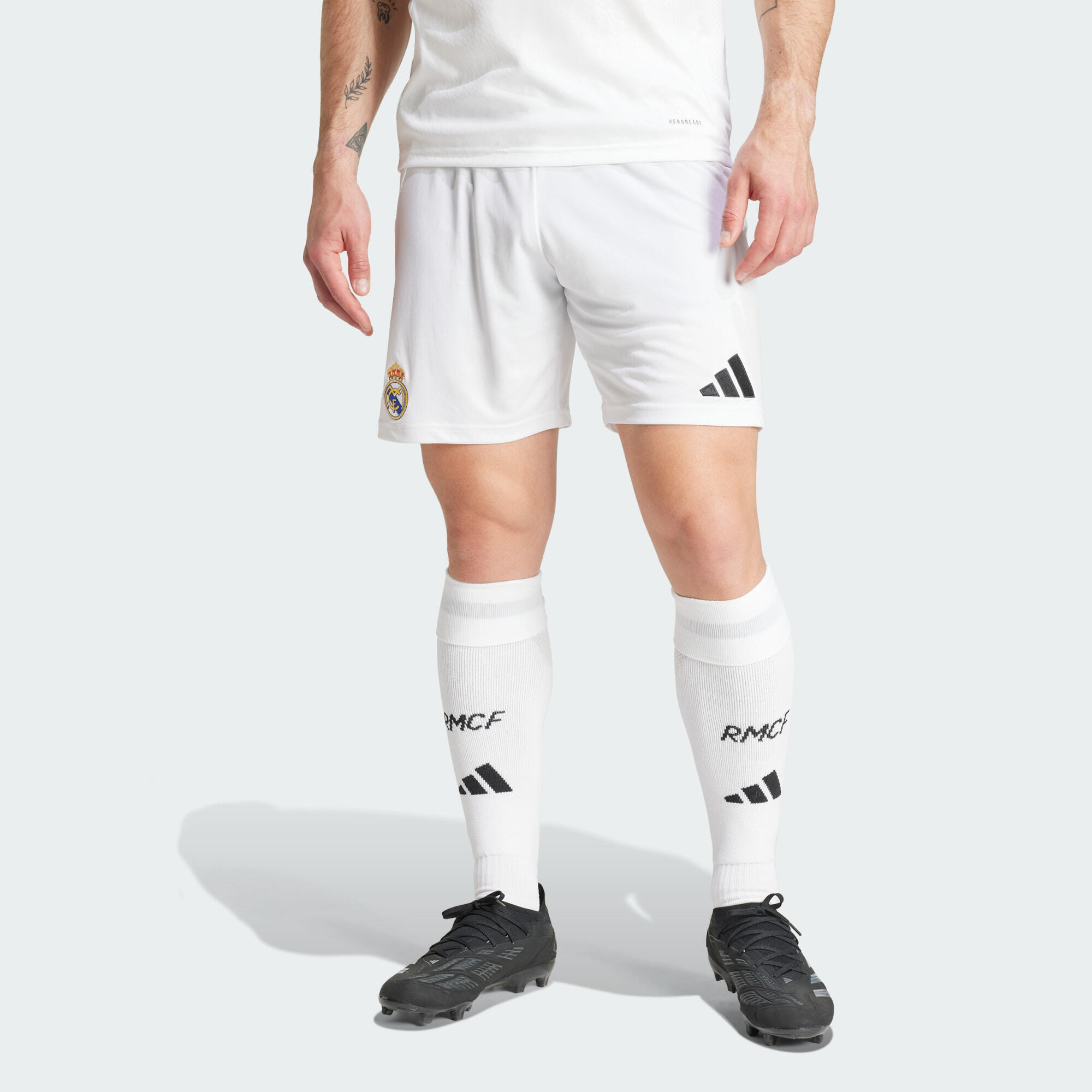 Pantaloncini da casa del Real Madrid 24/25