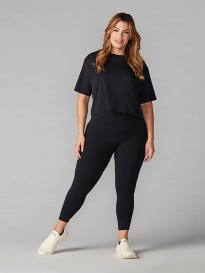Tavi Crop Top Tee - Ebony 4/5