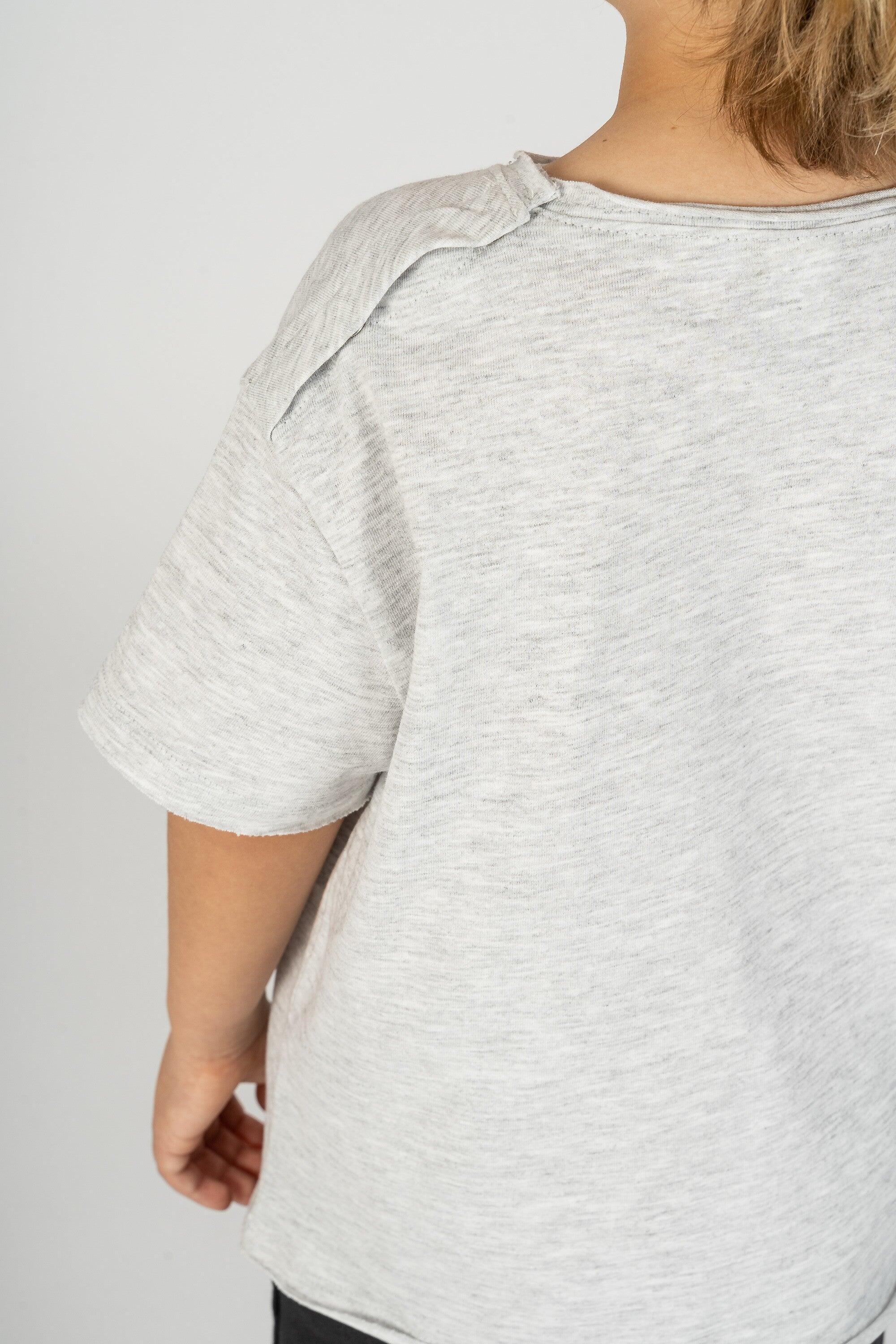 Camiseta cinza para bebê 3/5