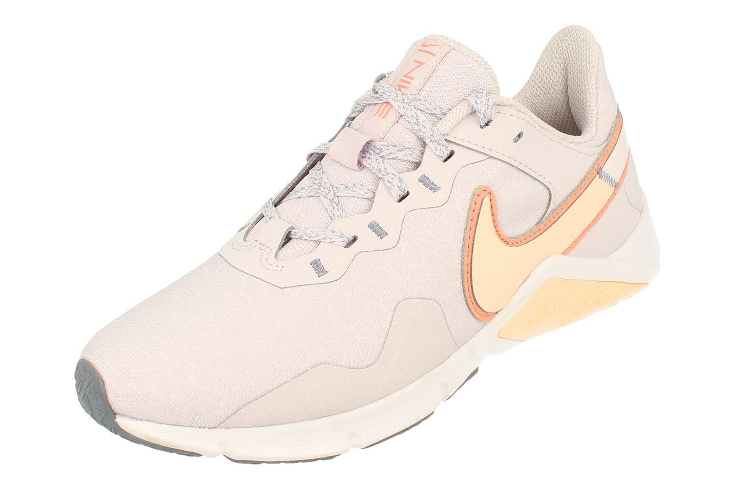 NIKE Womens Legend Essential 2 Cq9545