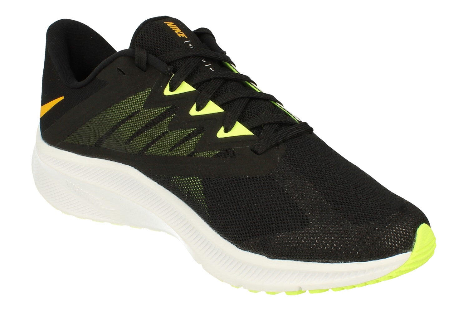 Quest 3 Mens Running Trainers CD0230 4/5