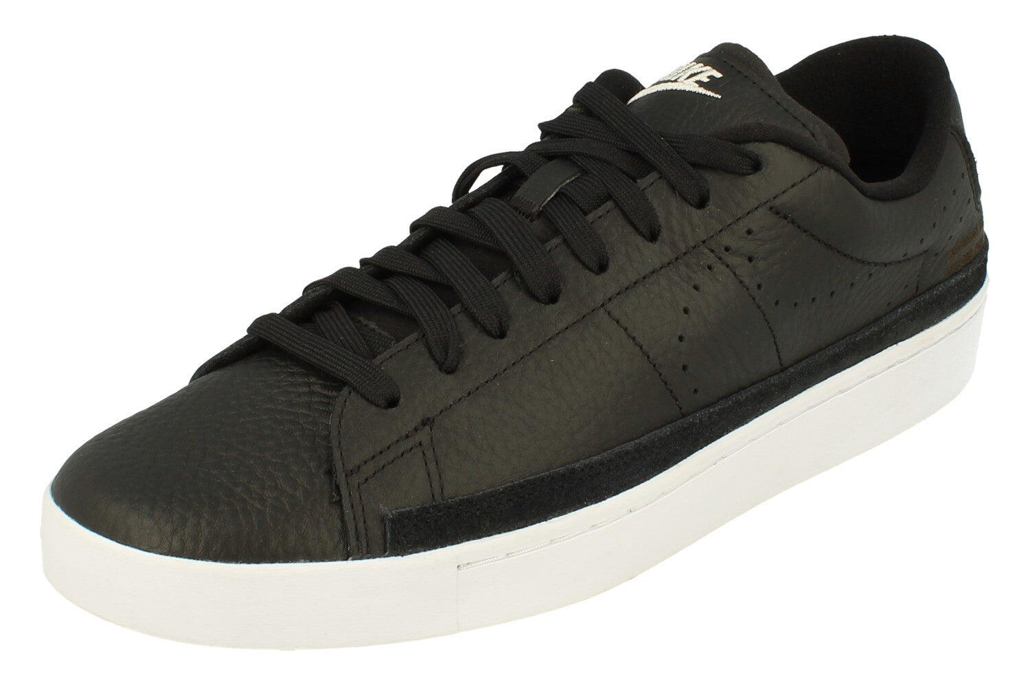 Blazer Low X Mens Trainers DA2045 001 NIKE Decathlon