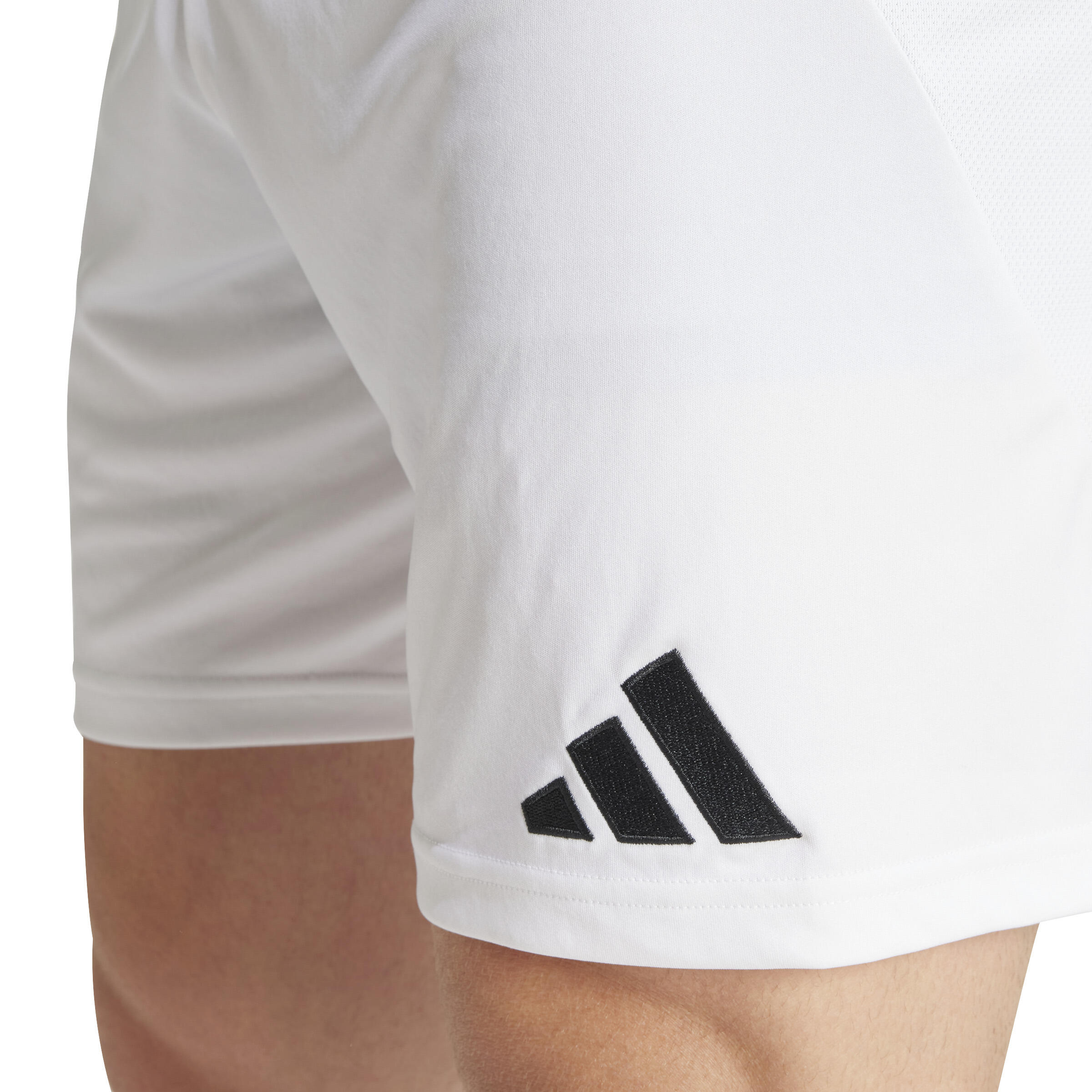 Real Madrid 24/25 Home Shorts 6/7