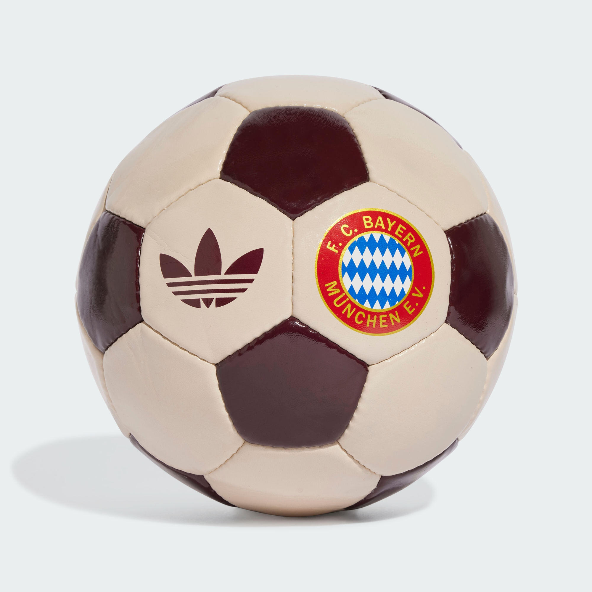 Third FC Bayern club ball