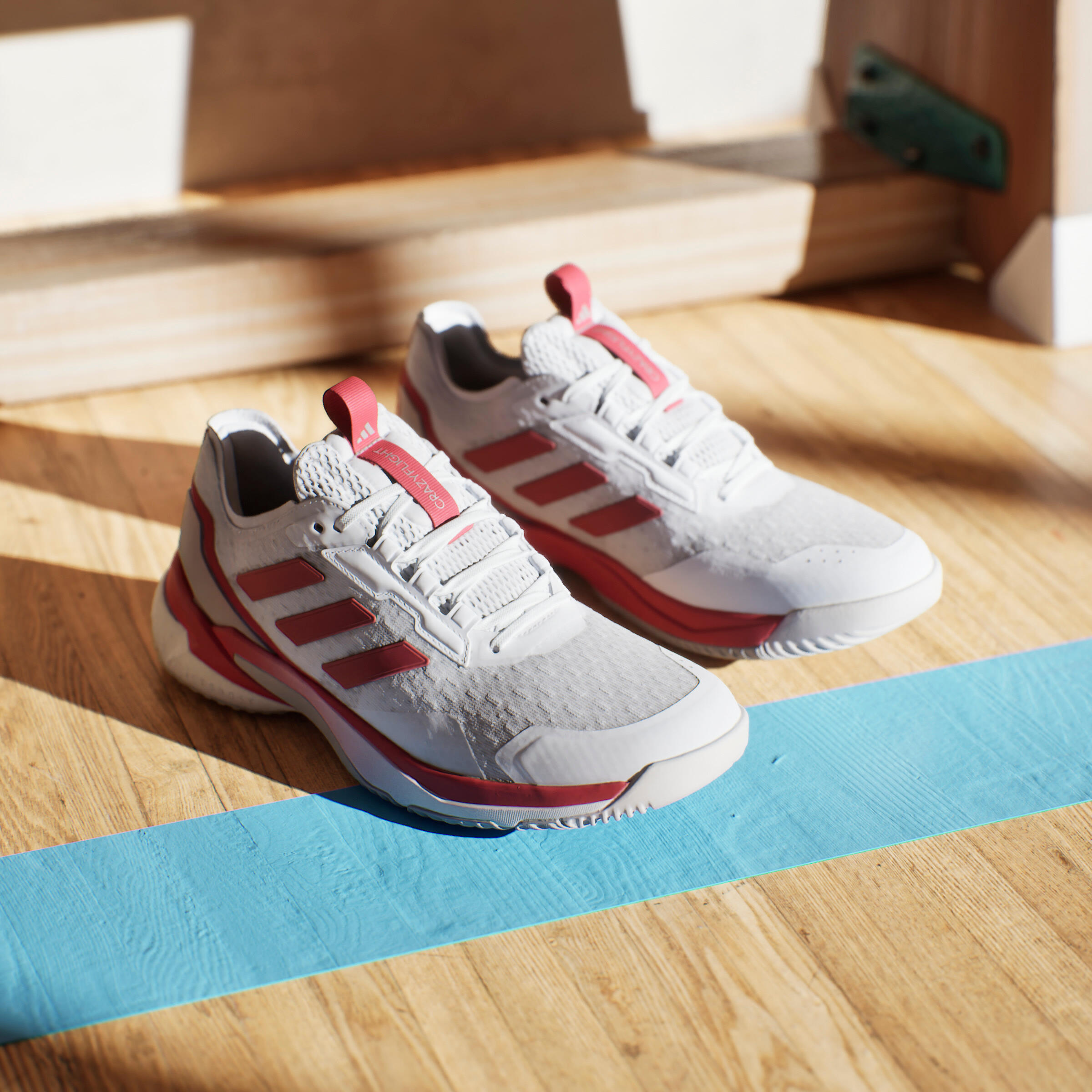 Scarpe da interno da donna adidas Volo pazzo 5