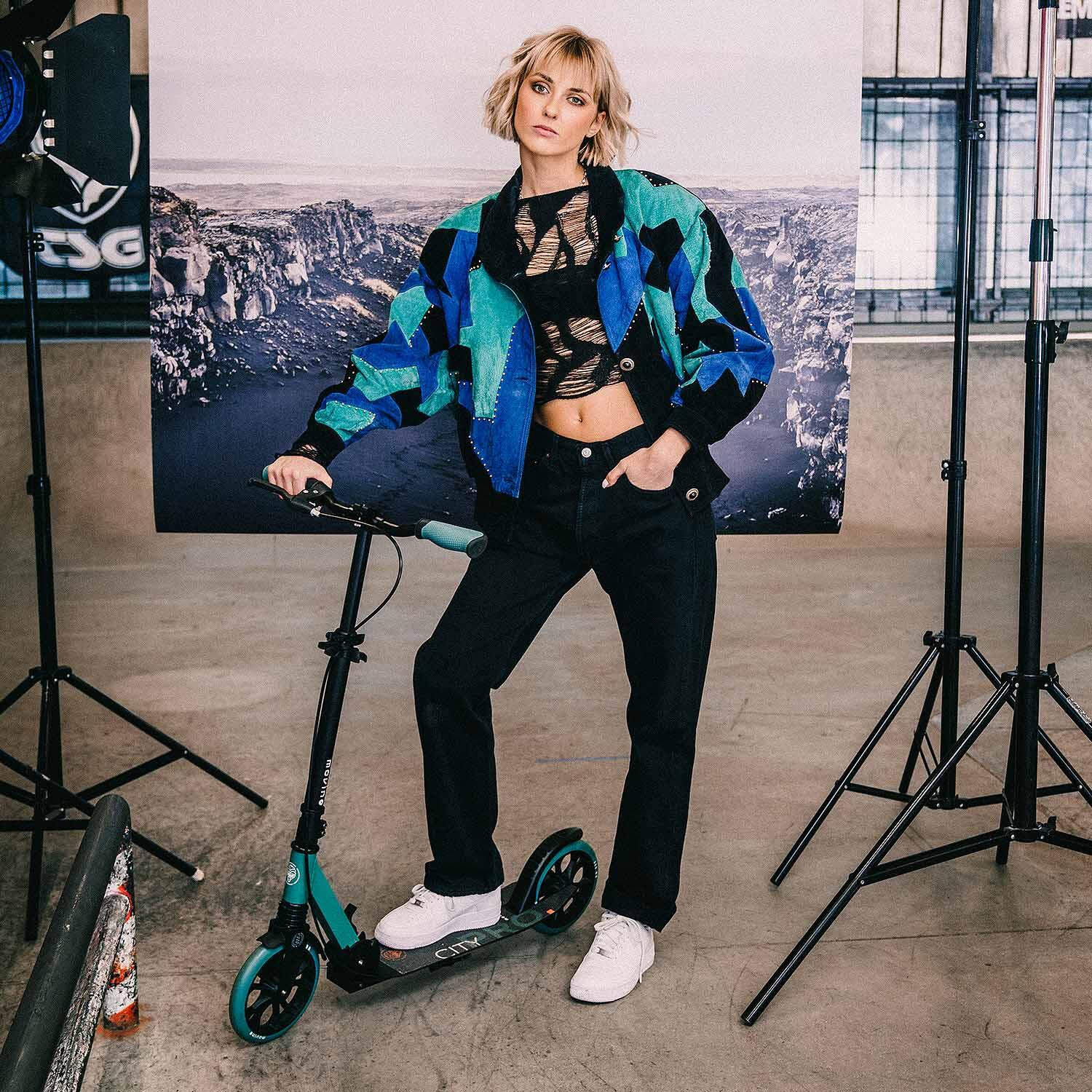Movino City Pro scooter urbano verde para niños, jóvenes y adultos 2/7