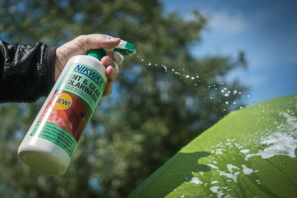 NikWax Tenda e equipamento SolarWash 3/5