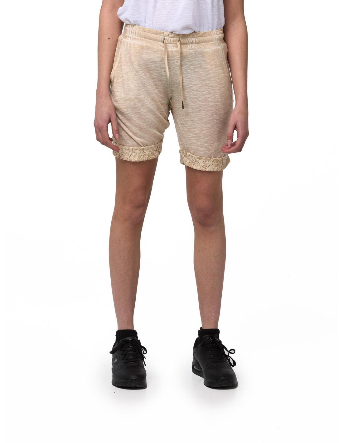beige