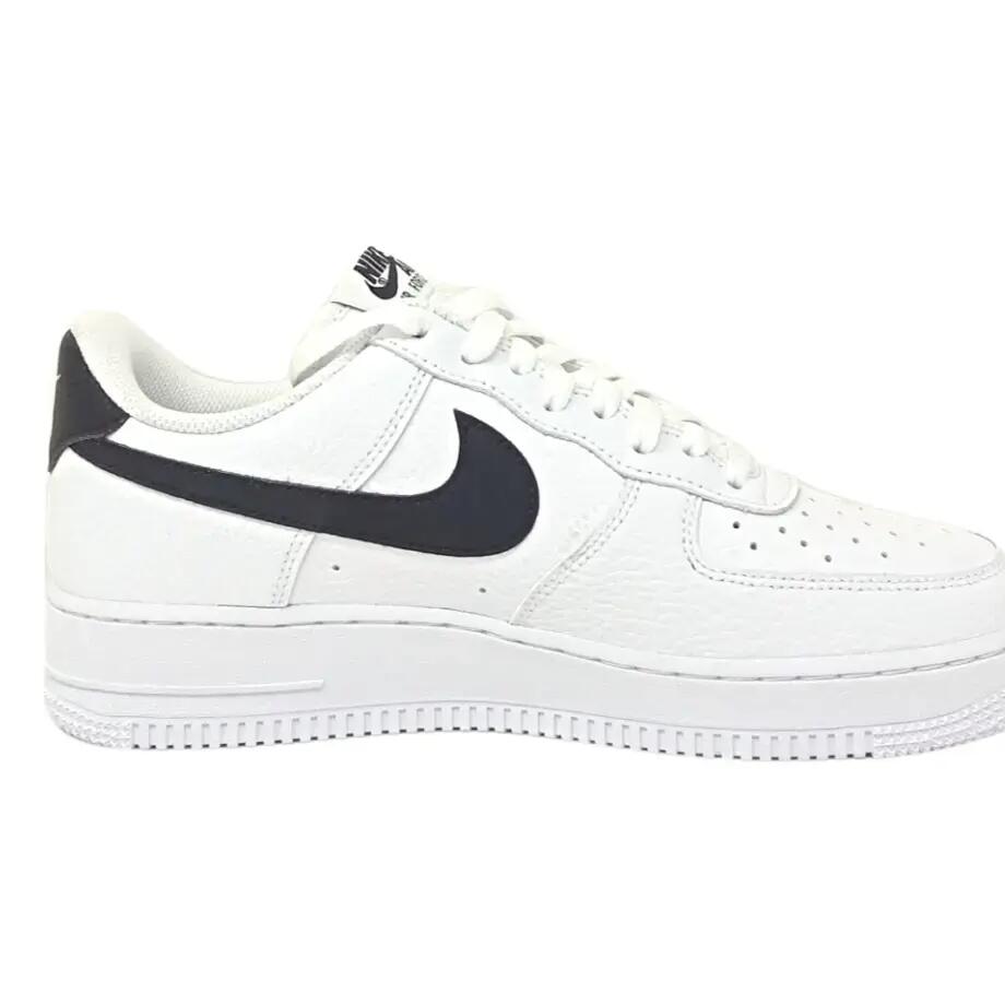 Тениски Nike Air Force 1 '07 бели черни кожени с текстура на камъчета
