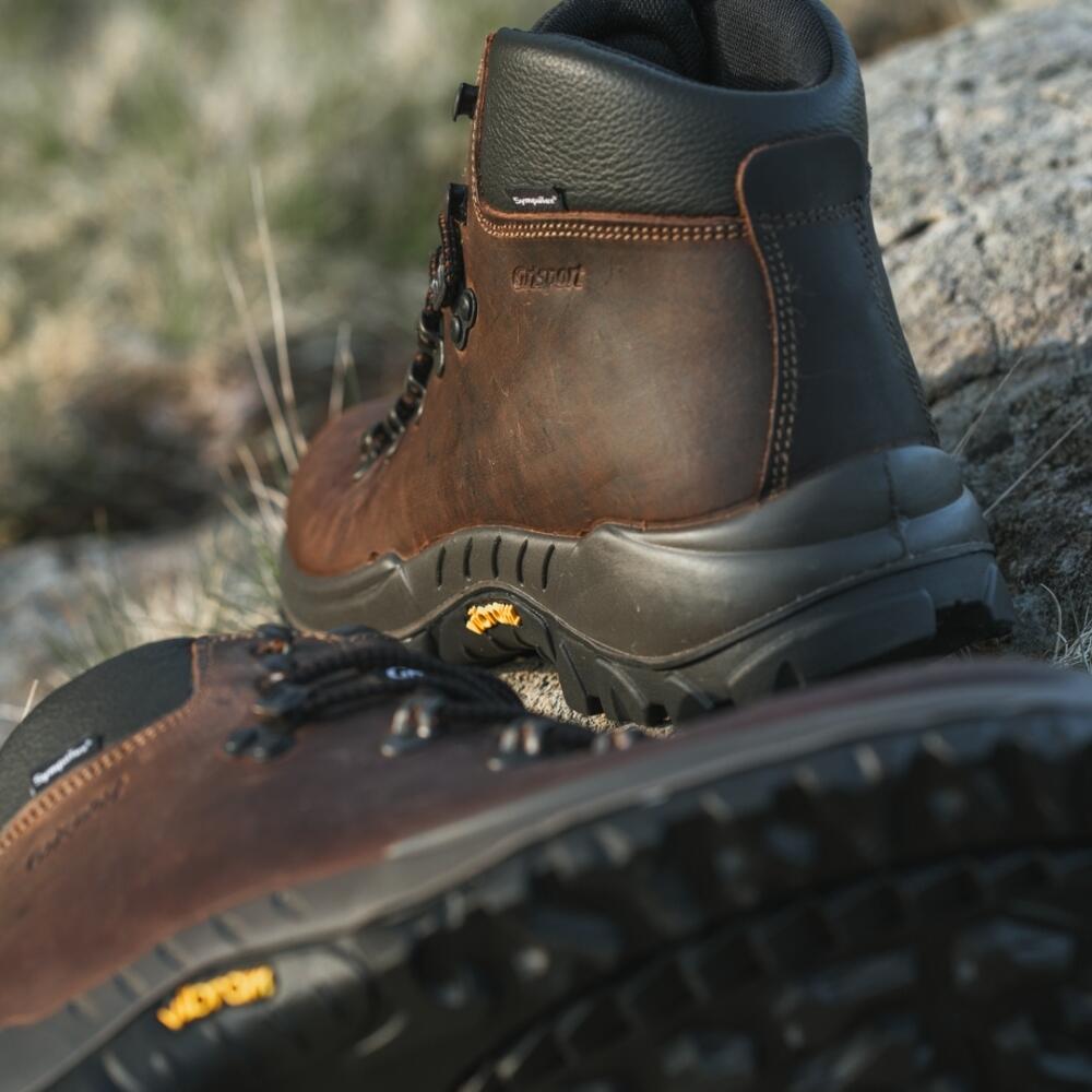 BOTA GR10353 TREKKING PARA ADULTO COURO ENCERADO CASTANHO - VIBRAM + SYMPATEX 5/6