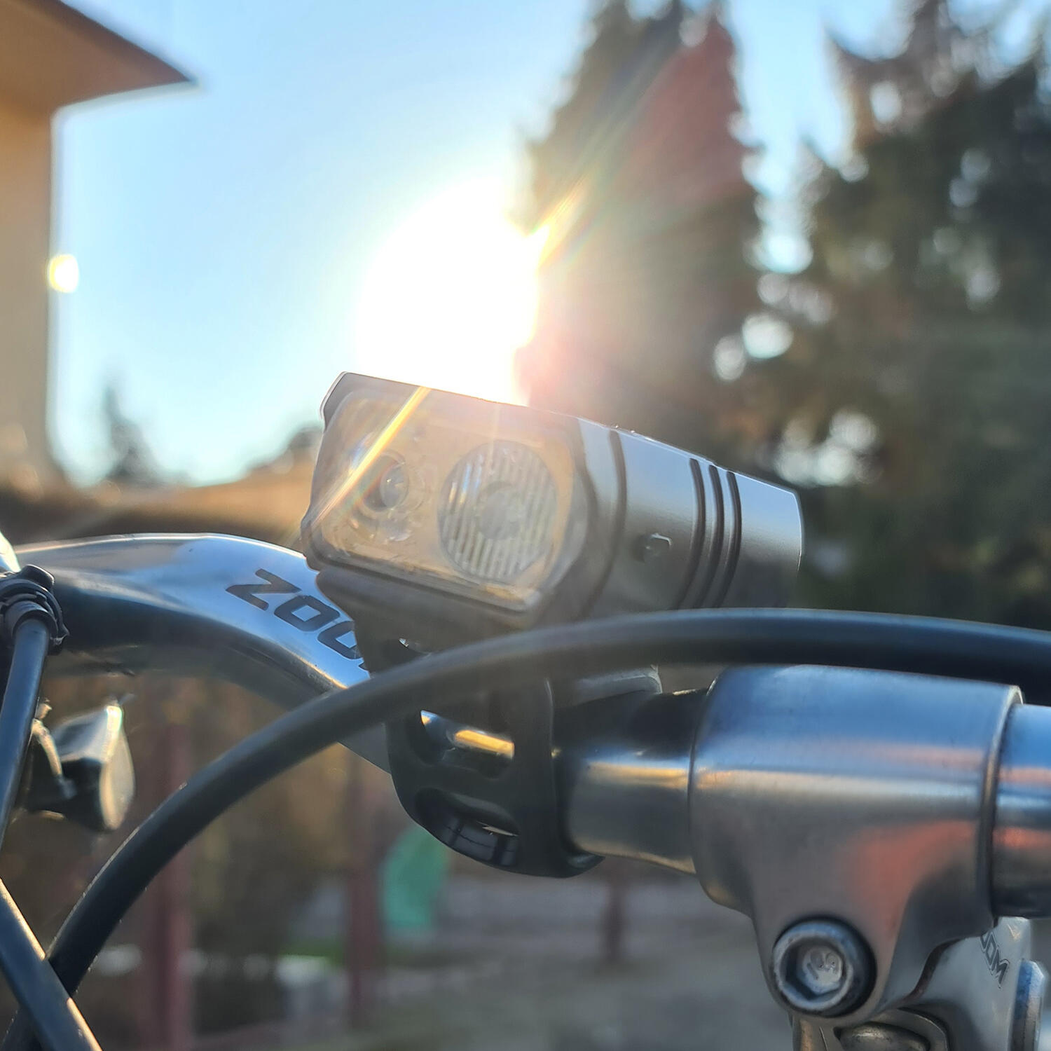 Sada cyklistického osvětlení: Přední/zadní světlo Cree T6, USB dobíjení 6/9