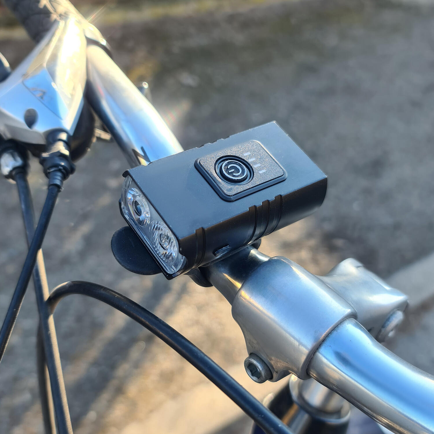 Sada cyklistického osvětlení: Přední/zadní světlo Cree T6, USB dobíjení 5/9