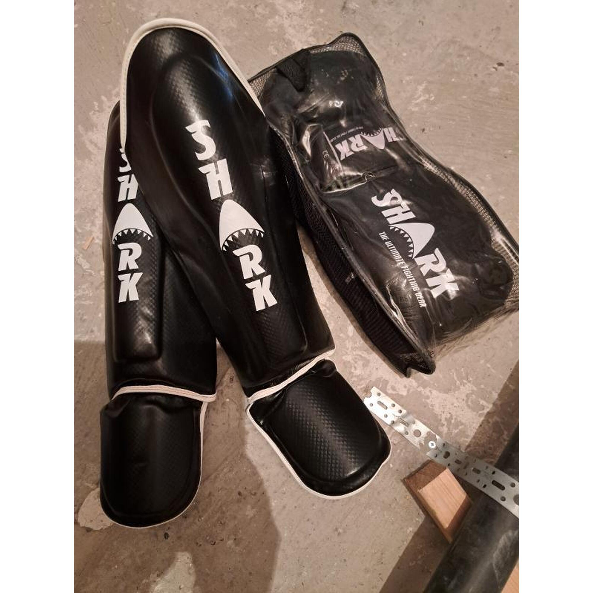 C2C - Ensemble Gants de boxe + Protège-jambes