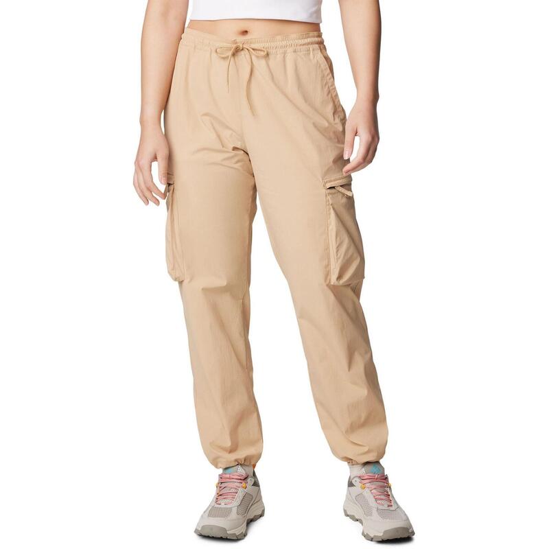 Pantaloni de drumetie Boundless Trek Cargo Pant - nisip femei