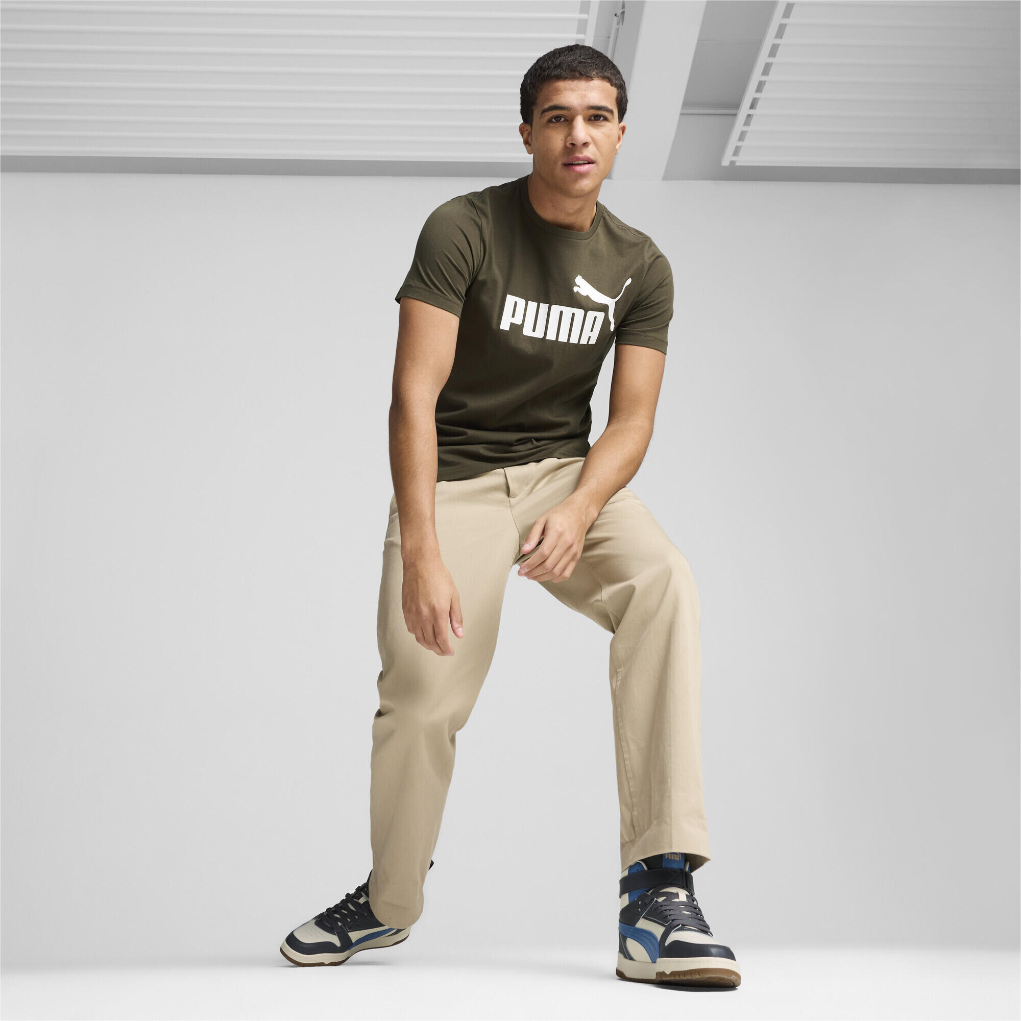 Essentials Logo T-Shirt Herren PUMA Dark Olive Green 5/6