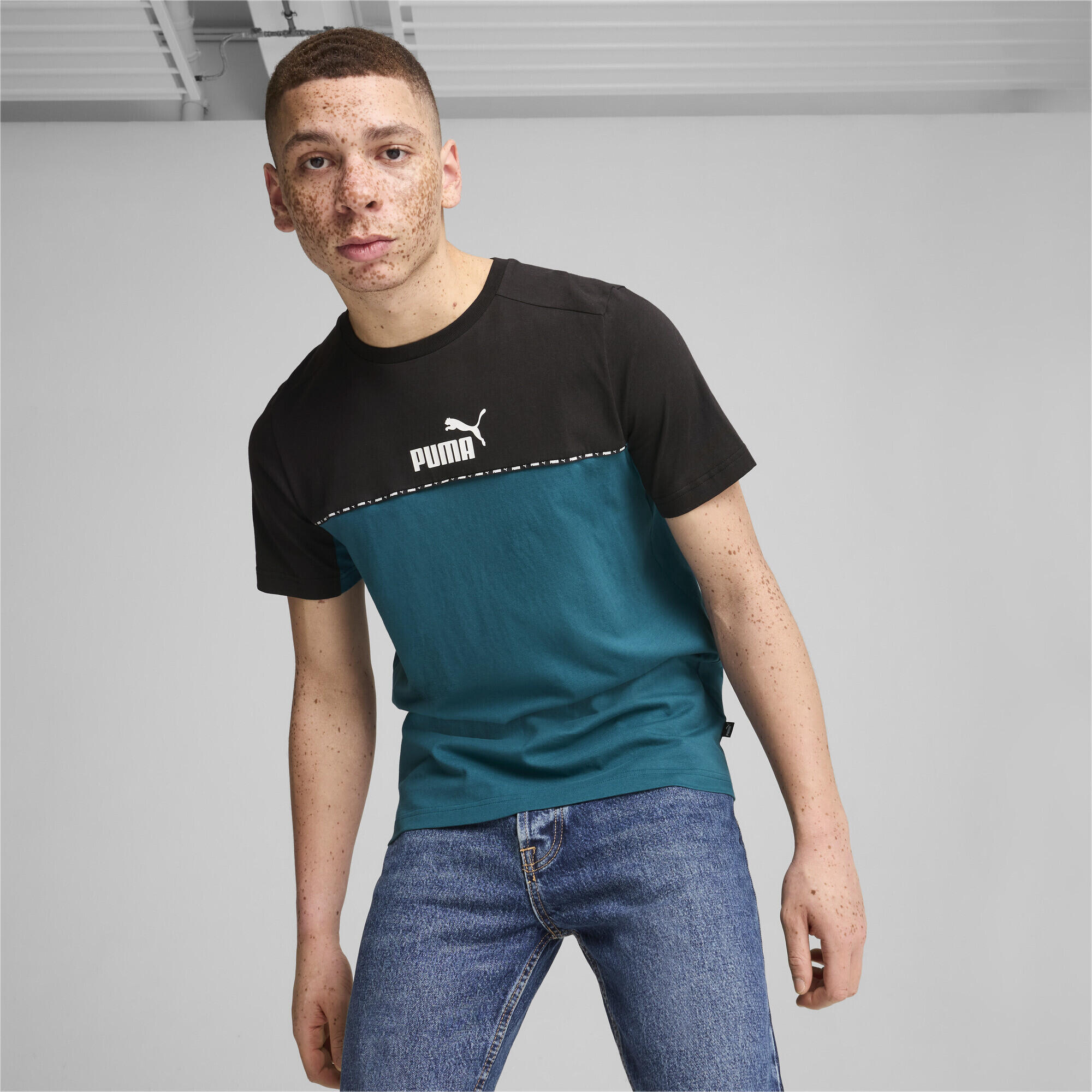 Camiseta Hombre Essentials Block Tape PUMA Cold Green 4/7