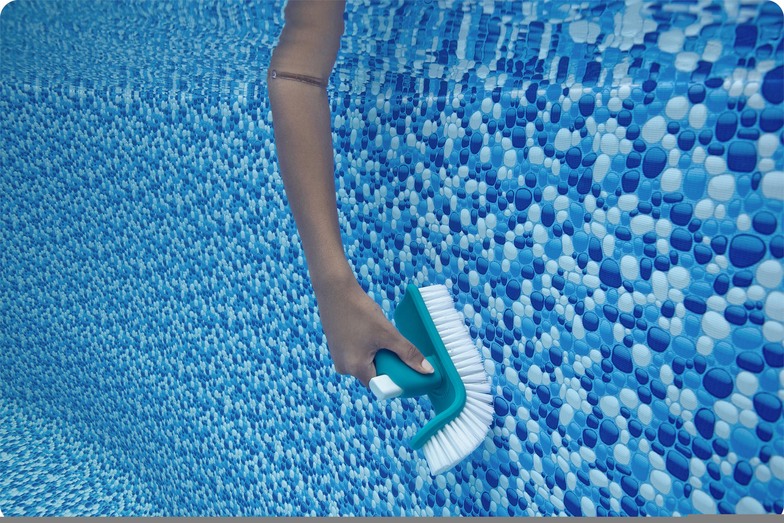 Spazzola snodabile per la pulizia della piscina Bestway AquaScrub 5/7