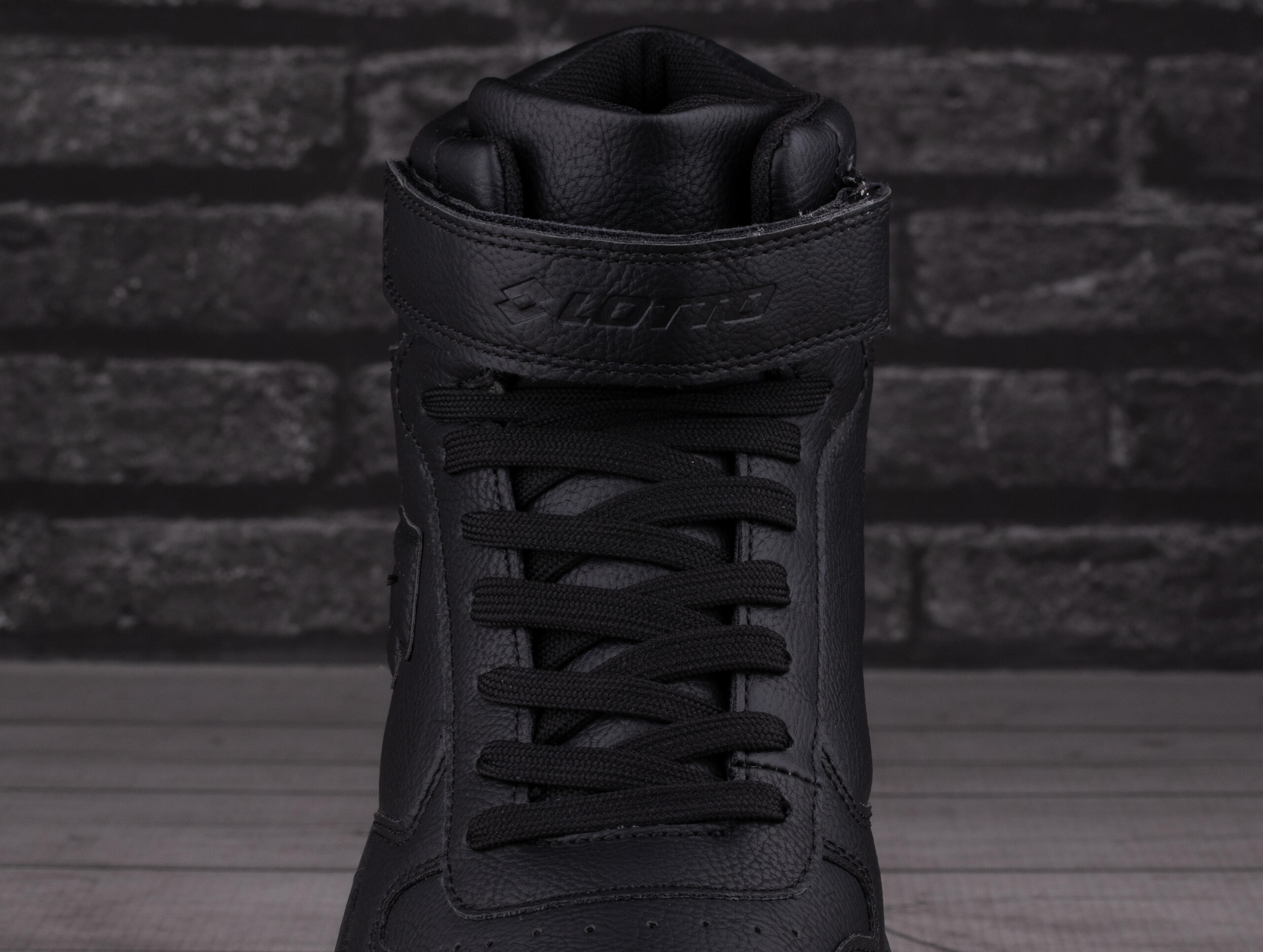Scarpa universali uomo Lotto Paliot Mid Oc 5/7