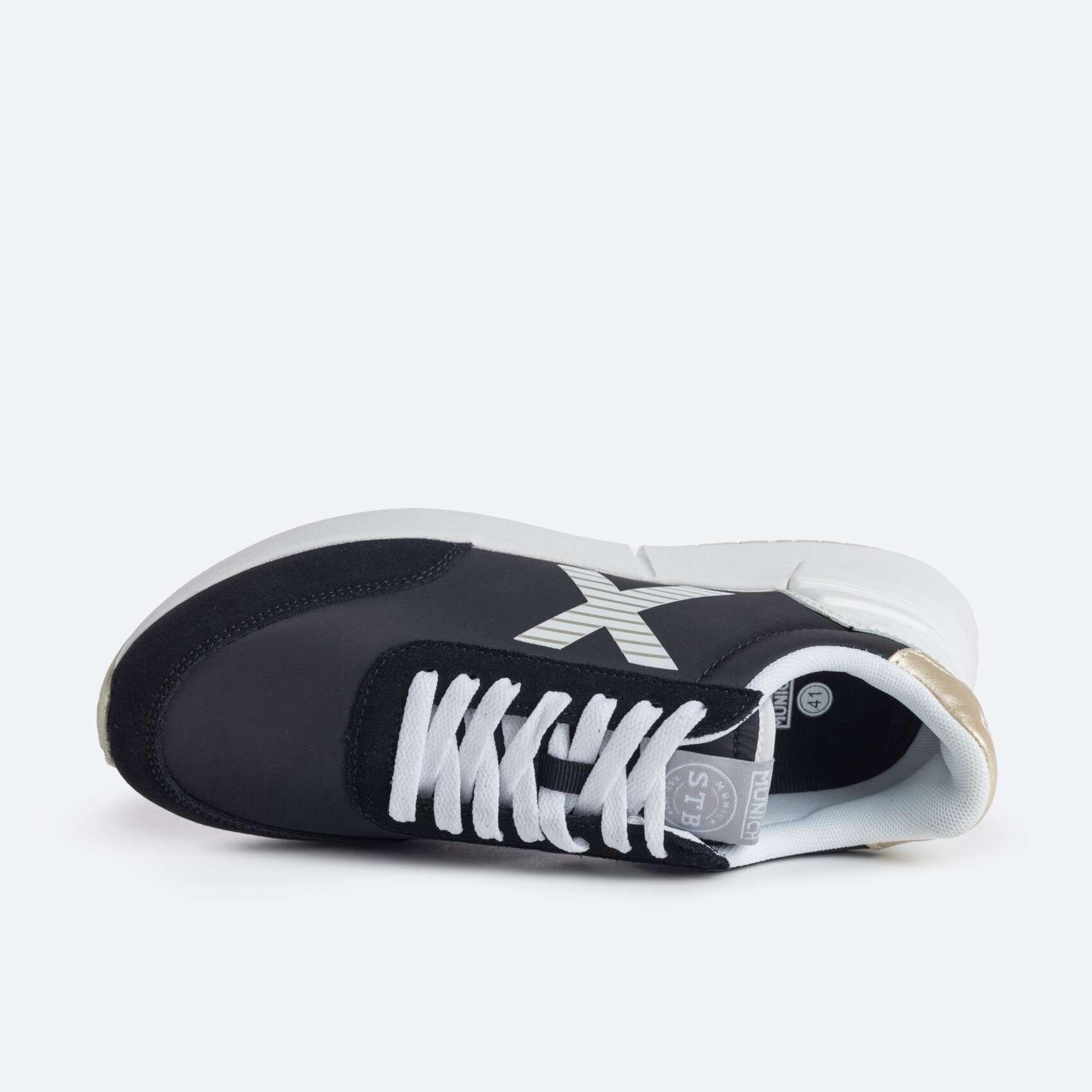 Baskets Munich modèle 4173047 pour femmes 3/5