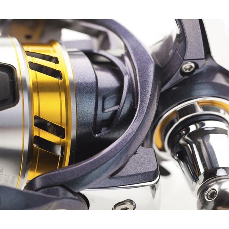Daiwa Regal LT 3000D-C - Witvis Molen 4/6