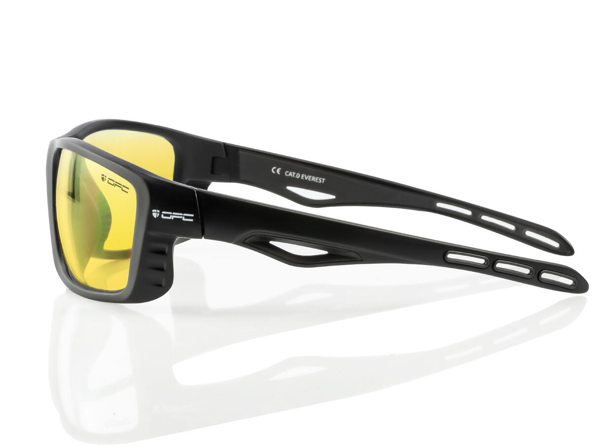 Okulary ochronne SPORT EVEREST Matt Black Ultra Light Yellow CAT.1 + ETUI 3/7