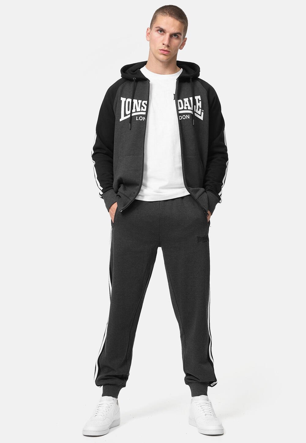Pantalón de chándal corte clásico Lonsdale Vesington 4/4