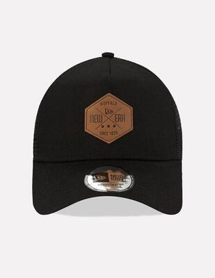 Cappello New Era 940 heritage patch trucker nero