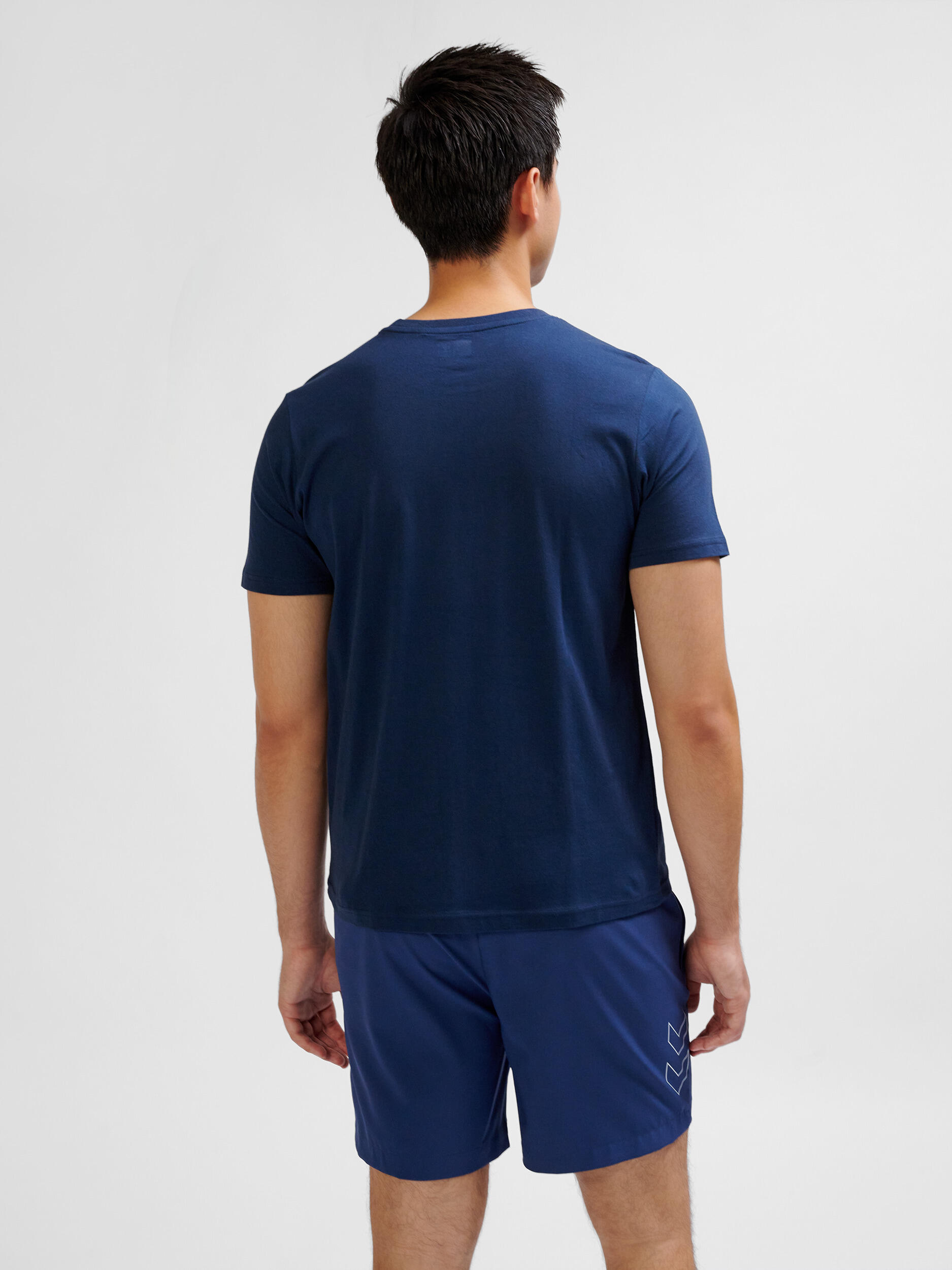 bleu paon / bleu marine. / bleu baltique