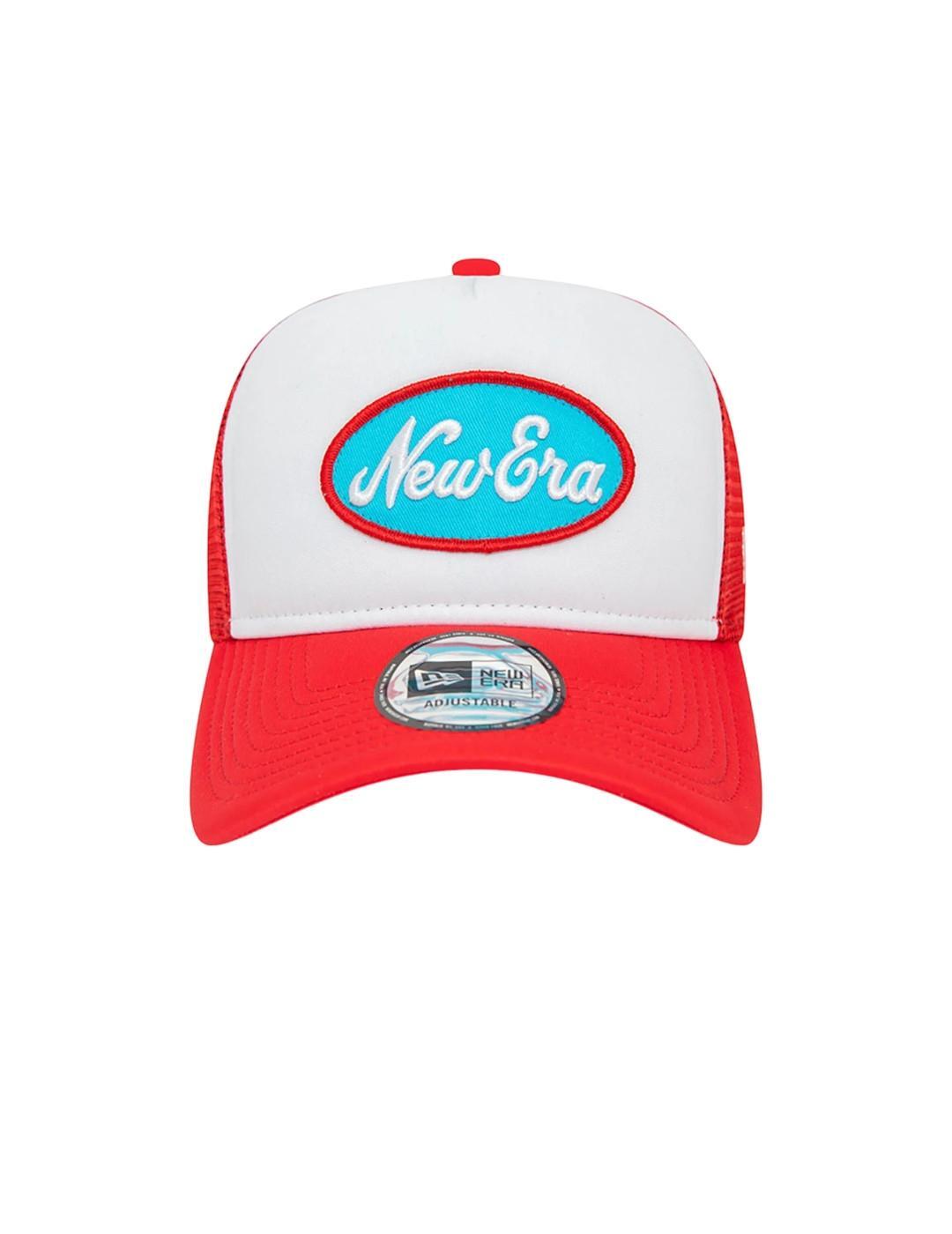 Casquette New Era Oval trucker rouge. 3/4