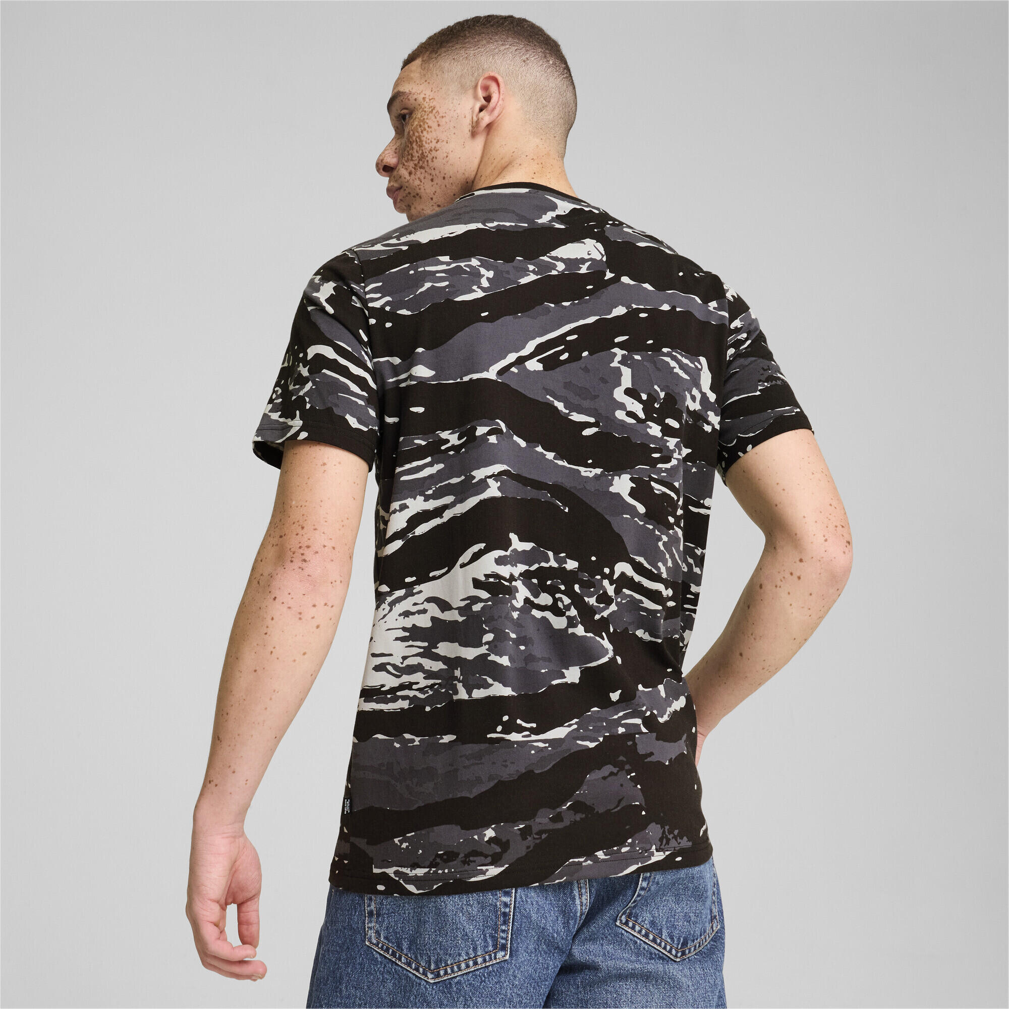 ESS+ CAMO Graphic T-Shirt Herren PUMA Black 5/7