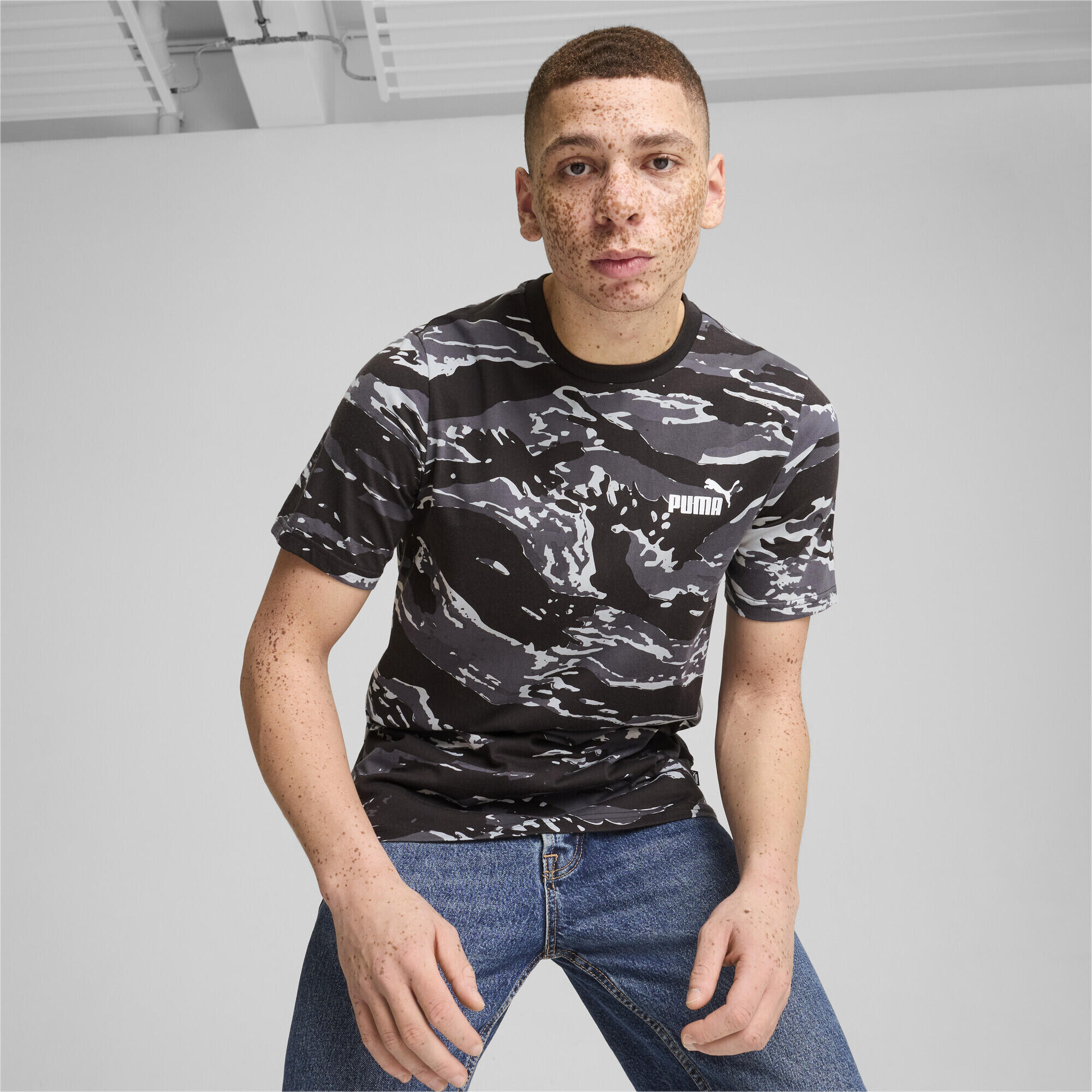 ESS+ CAMO Graphic T-Shirt Herren PUMA Black 4/7