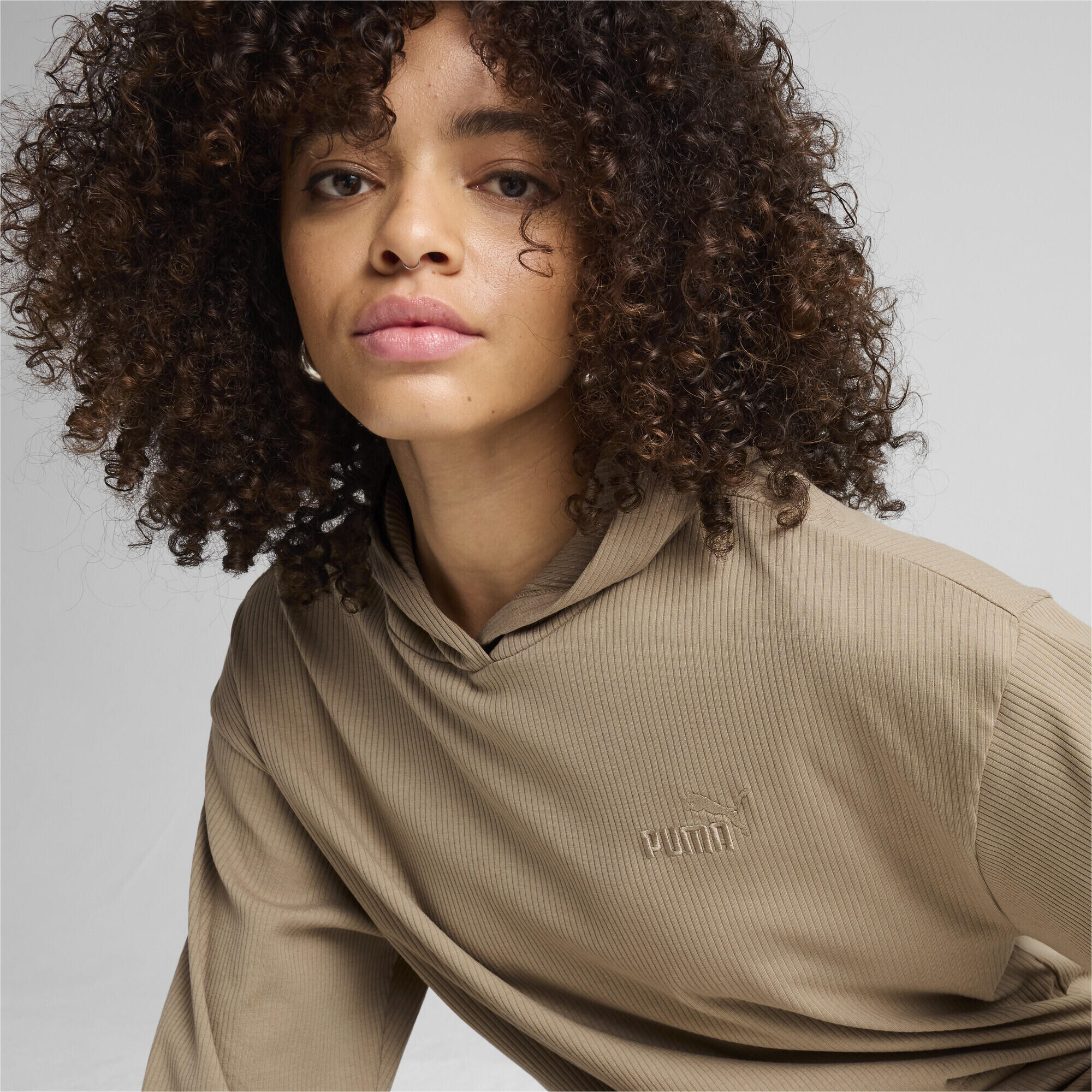 Hoodie ESS ELEVATED Femme PUMA Oak Branch Beige 6/7
