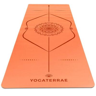 Koraal oranje yogamat in pu en rubber met mandala + lichaamslijnen