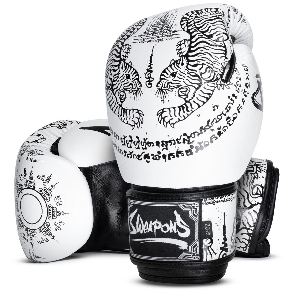 Guanti da boxe 8 WEAPONS – Bianco – 12 Oz – Sak Yant Tigers 2/6