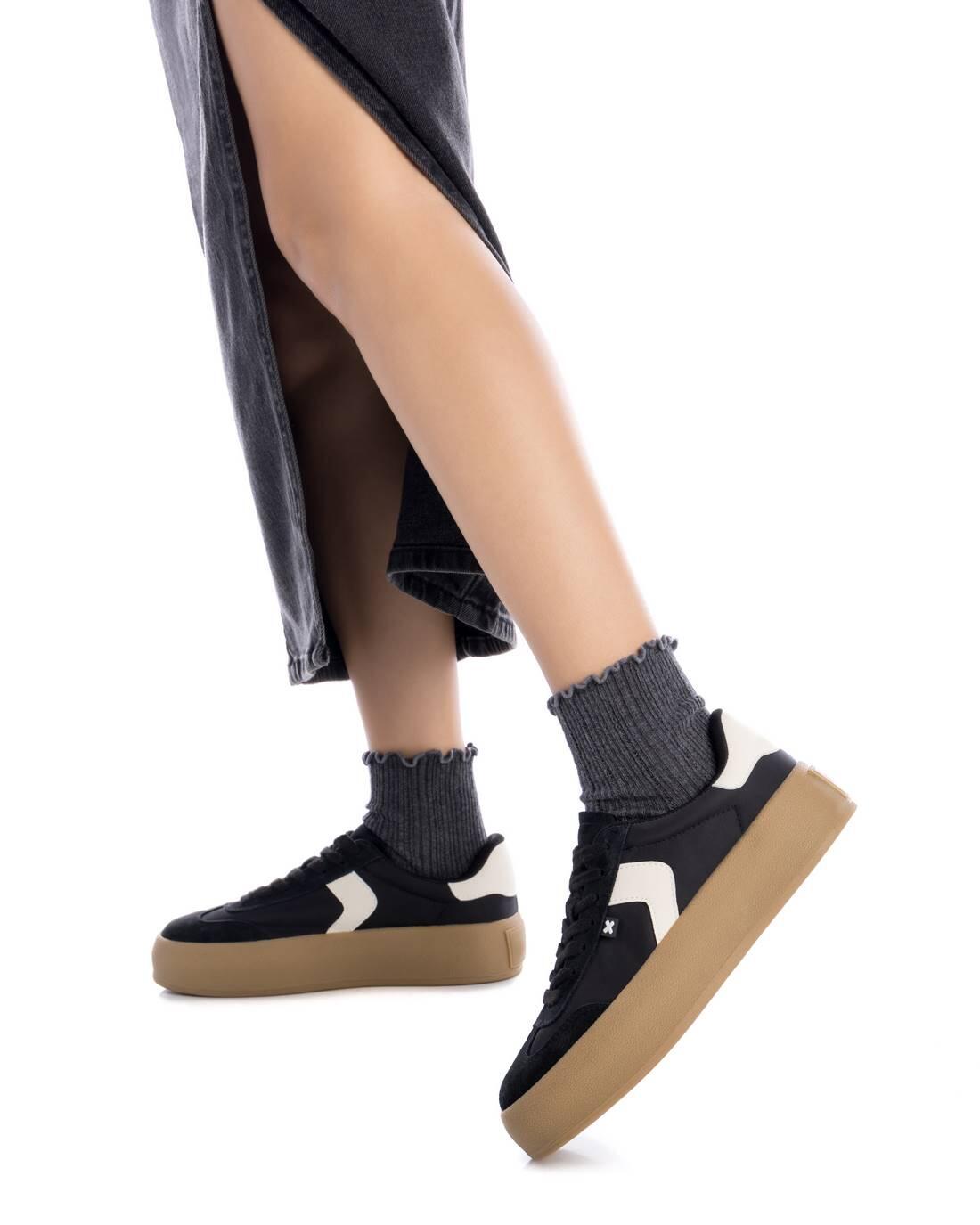 Zapatilla De Mujer Xti 142953 Negro 2/6
