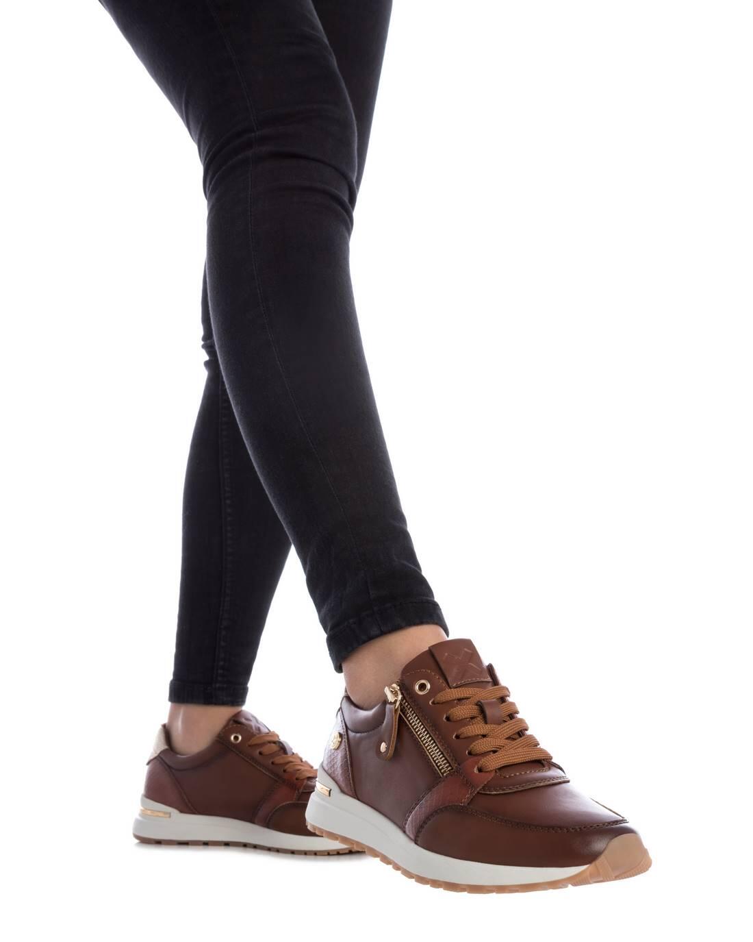 Zapatilla De Mujer Xti 143202 Camel 2/6