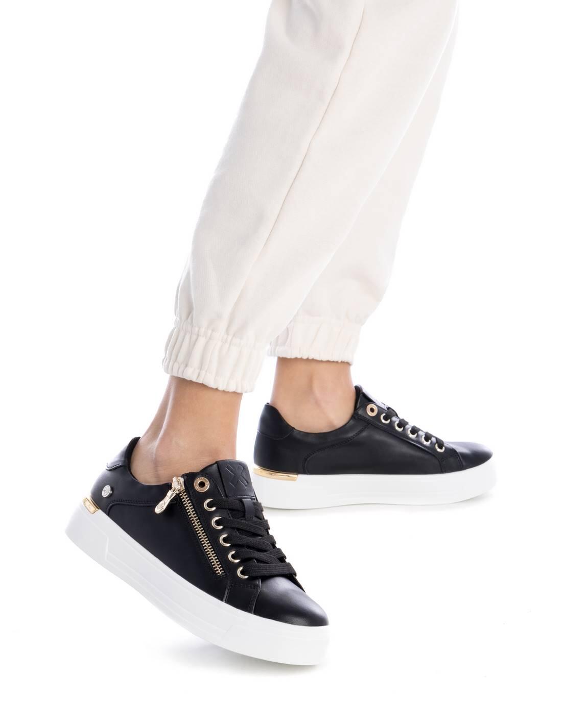 Zapatilla De Mujer Xti 143126 Negro 2/6