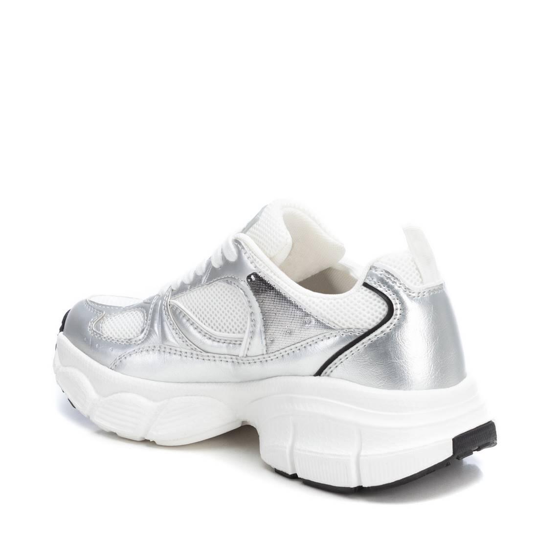 Baskets Xti modèle 123-143260 pour femmes 3/4