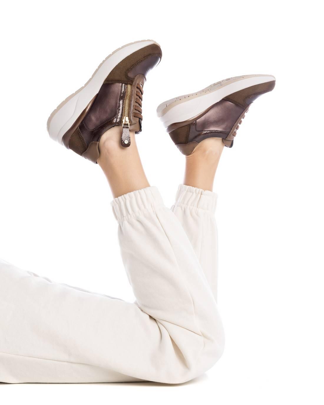 Zapatilla De Mujer Xti 143358 Taupe 2/6