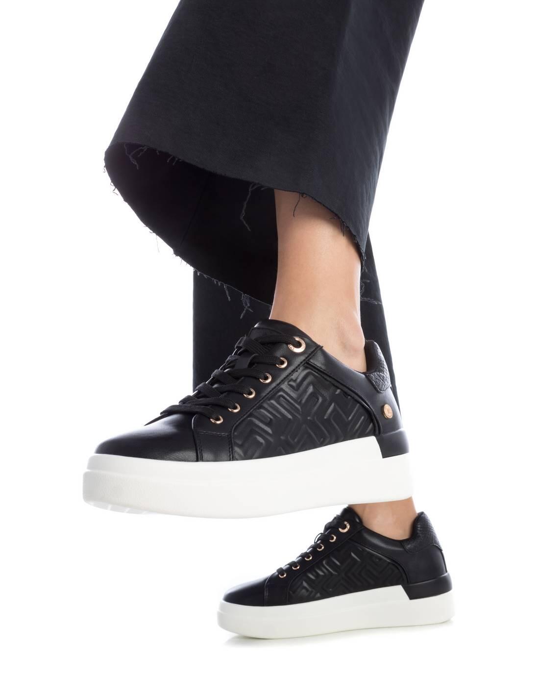 Baskets Xti modèle 142954 pour femmes 2/6