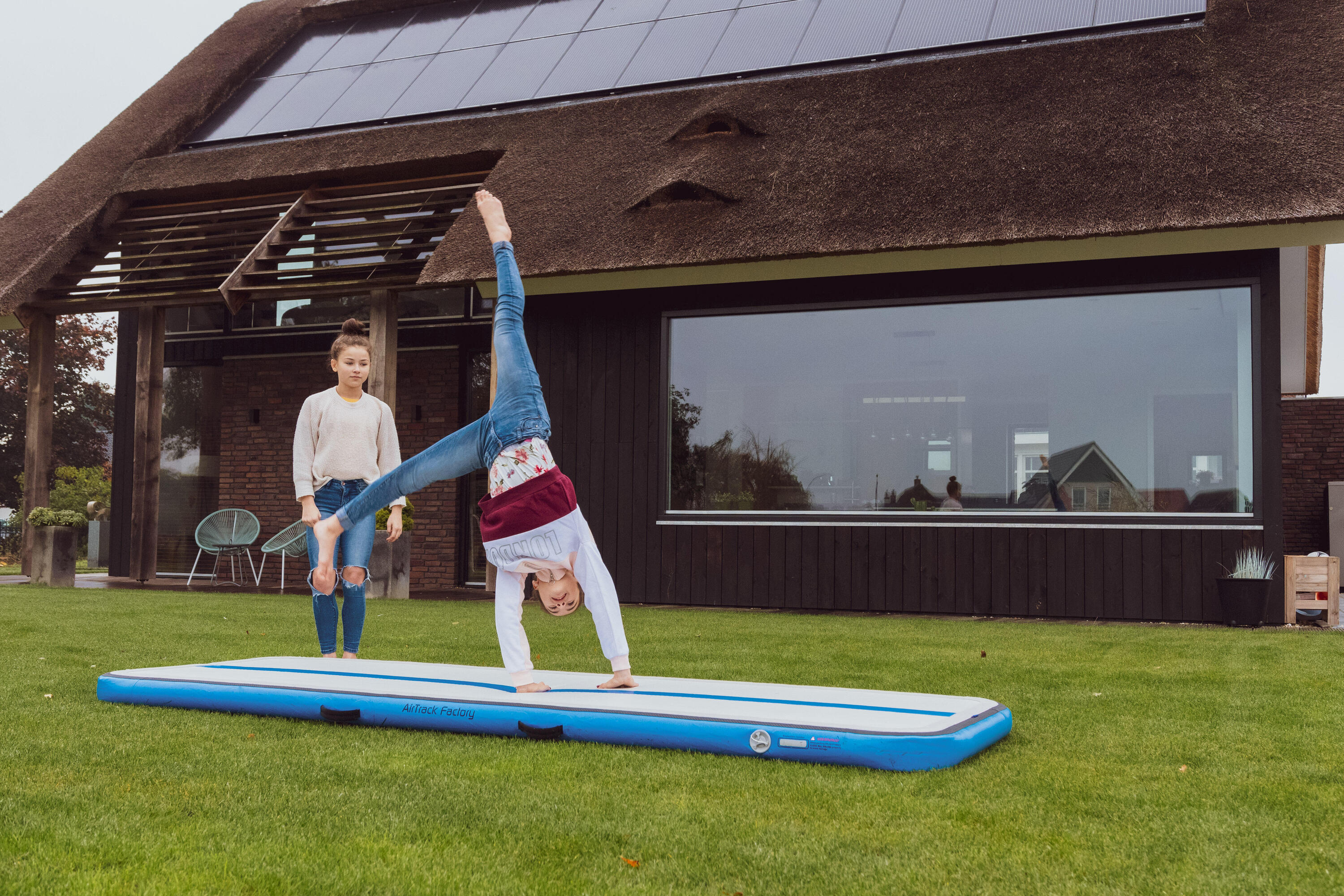 Aufblasbare Gymnastikmatte AirTrack 300 x 100 x 10 cm blau 2/5
